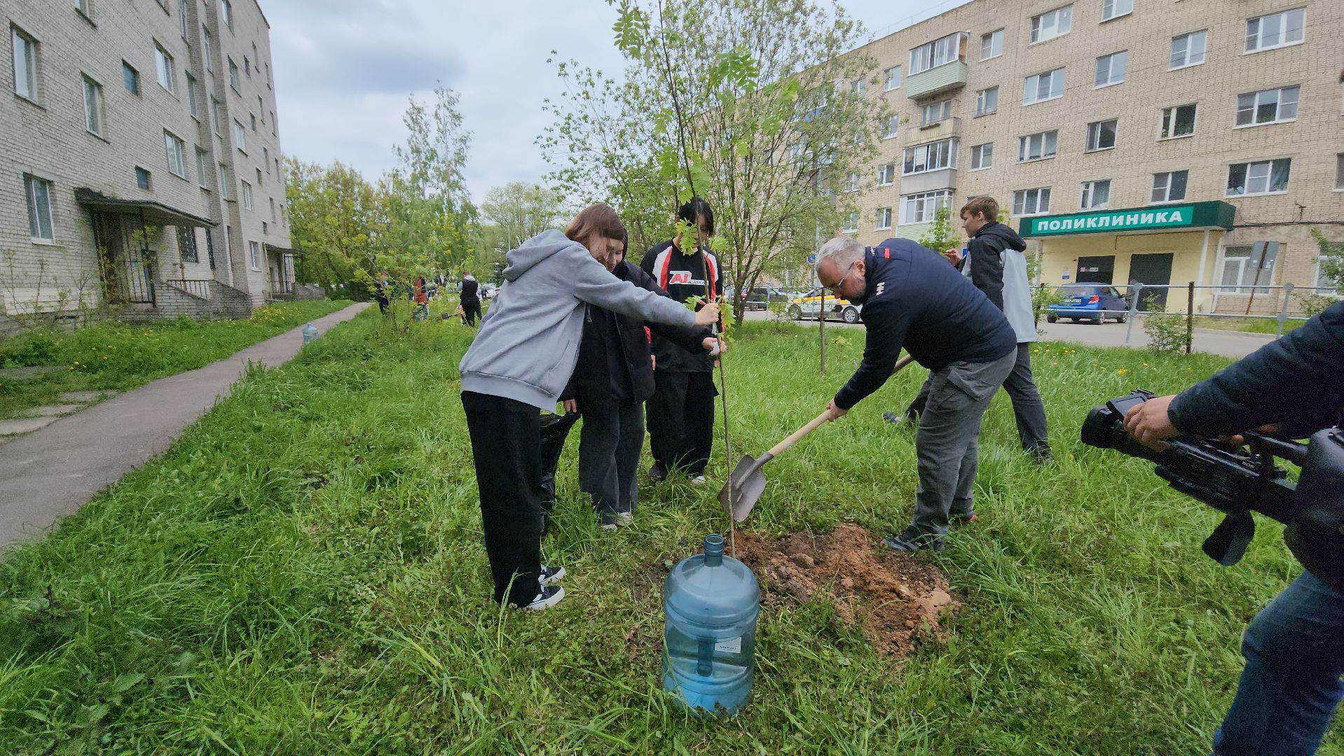 серпухов, поселок большевик, аллея памяти, день победы, юноармейцы, школьники, депутат-эколог,