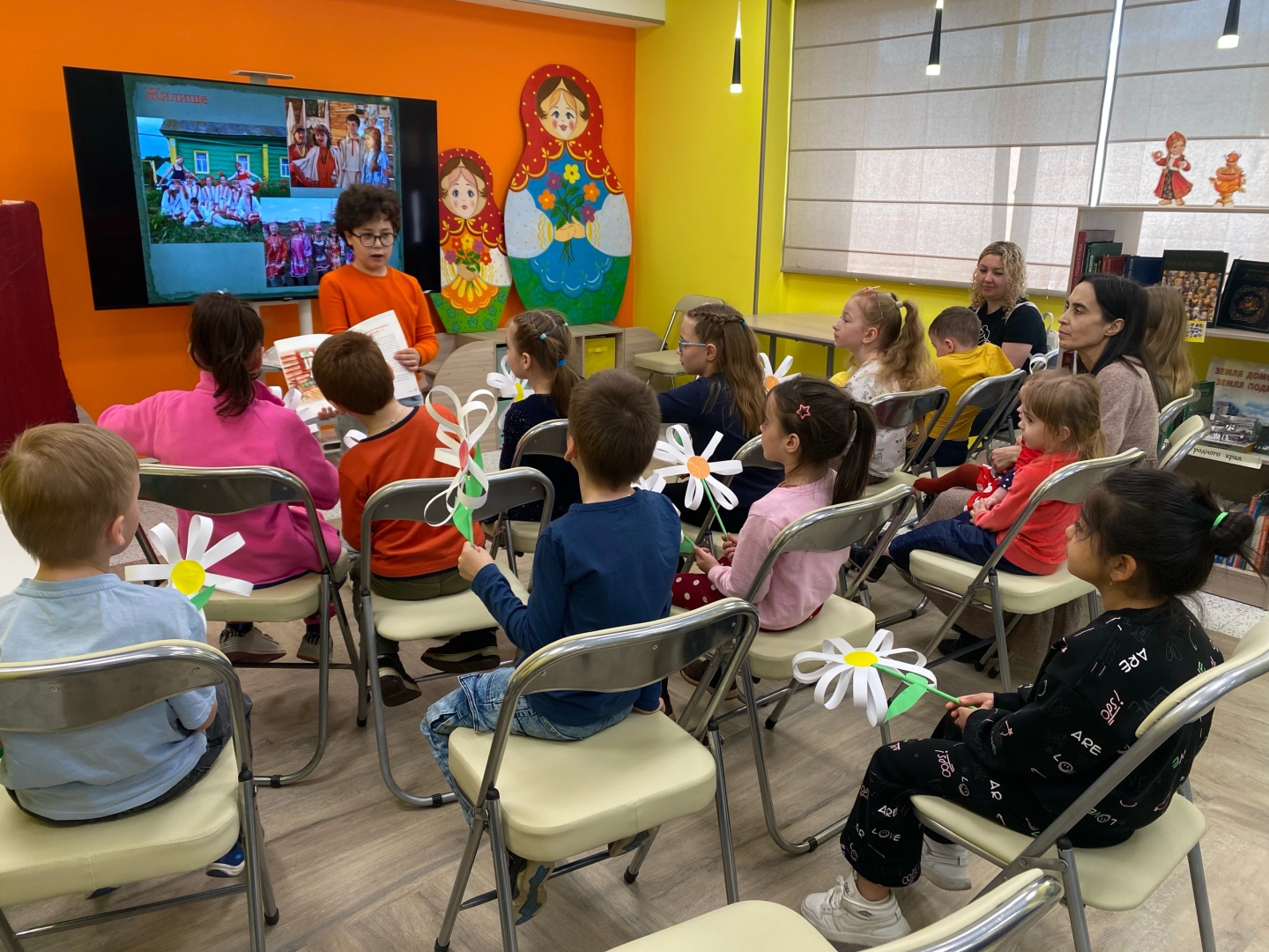 Библиотека, Домодедово, Подмосковье, культура, Дворец культуры, ГДКиС Мир, Дом культуры Мир,