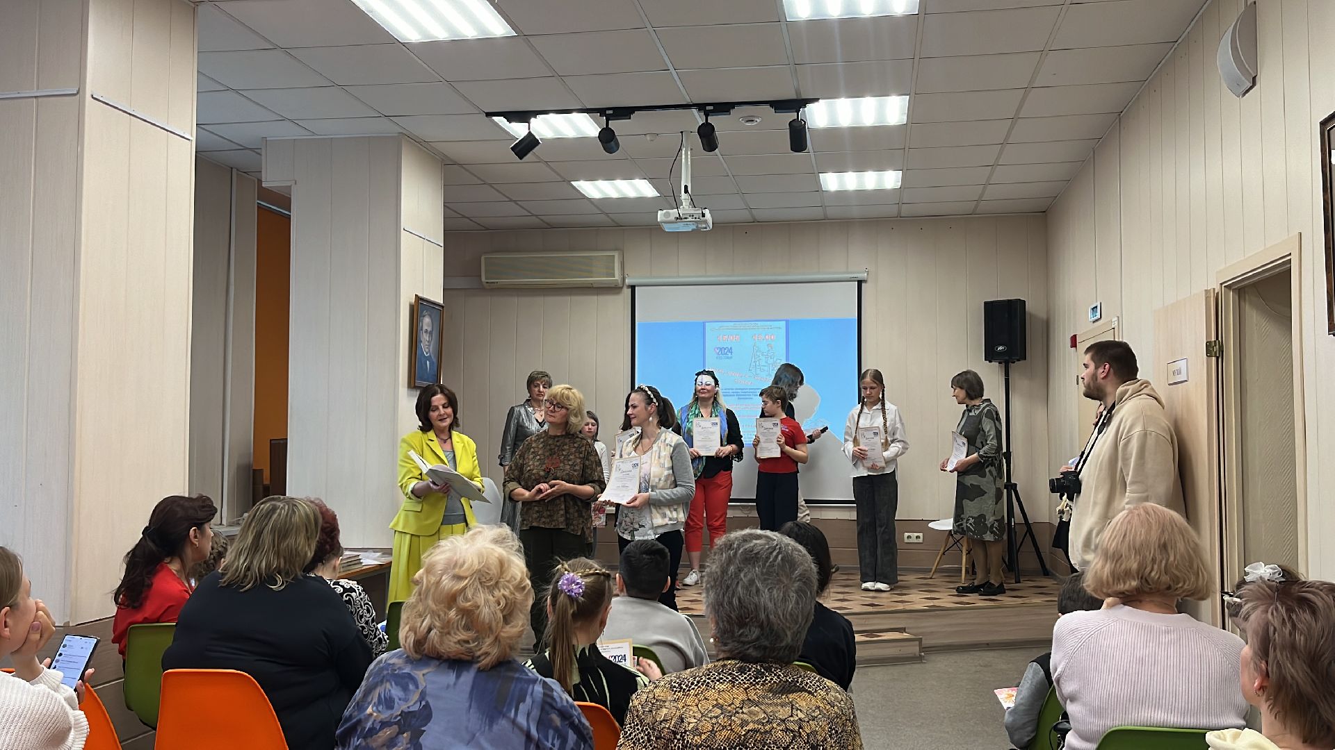 конкурс, рисунки, чтение, семья, конкурс рисунков, читающая семья,