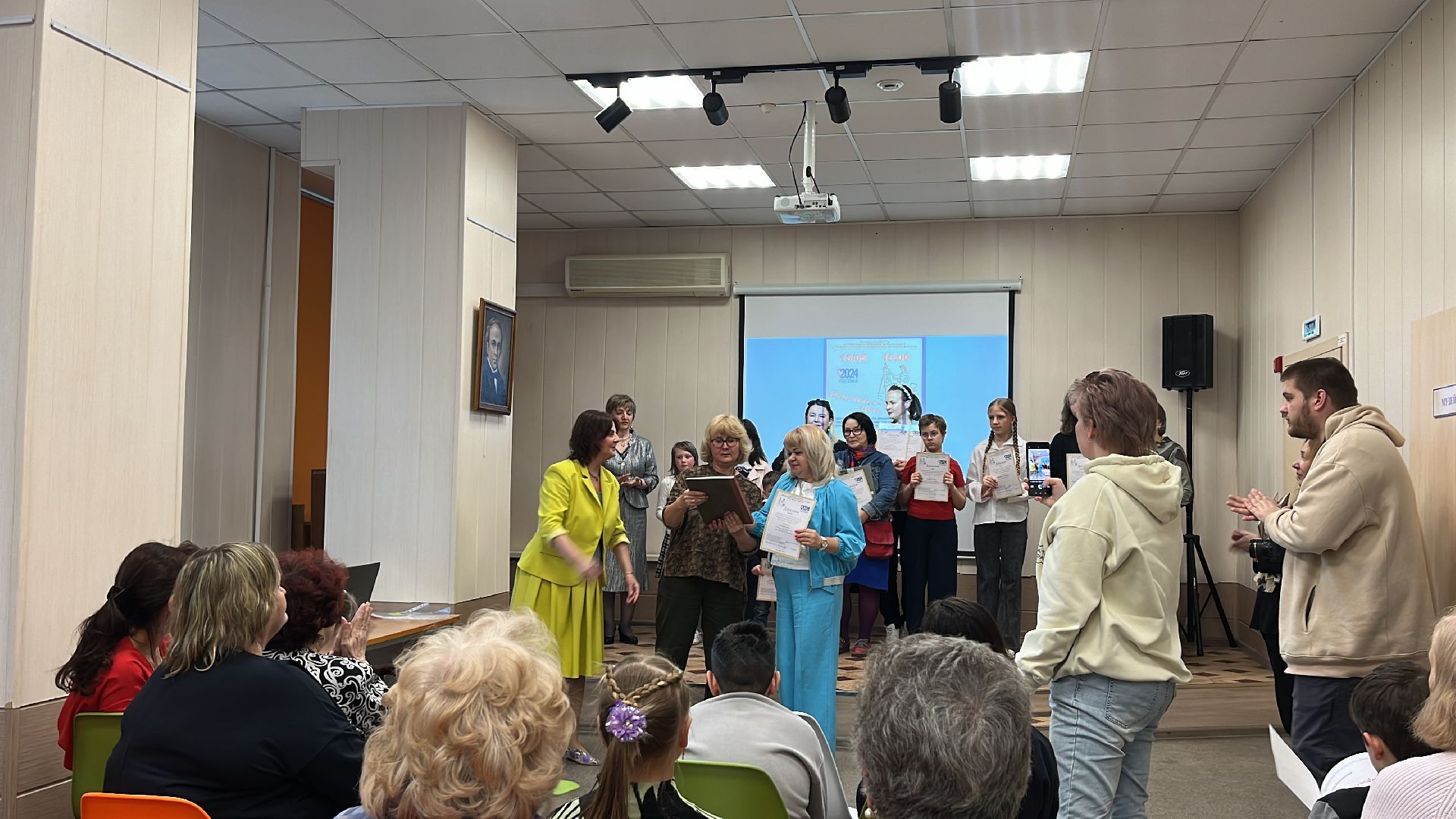 конкурс, рисунки, чтение, семья, конкурс рисунков, читающая семья,