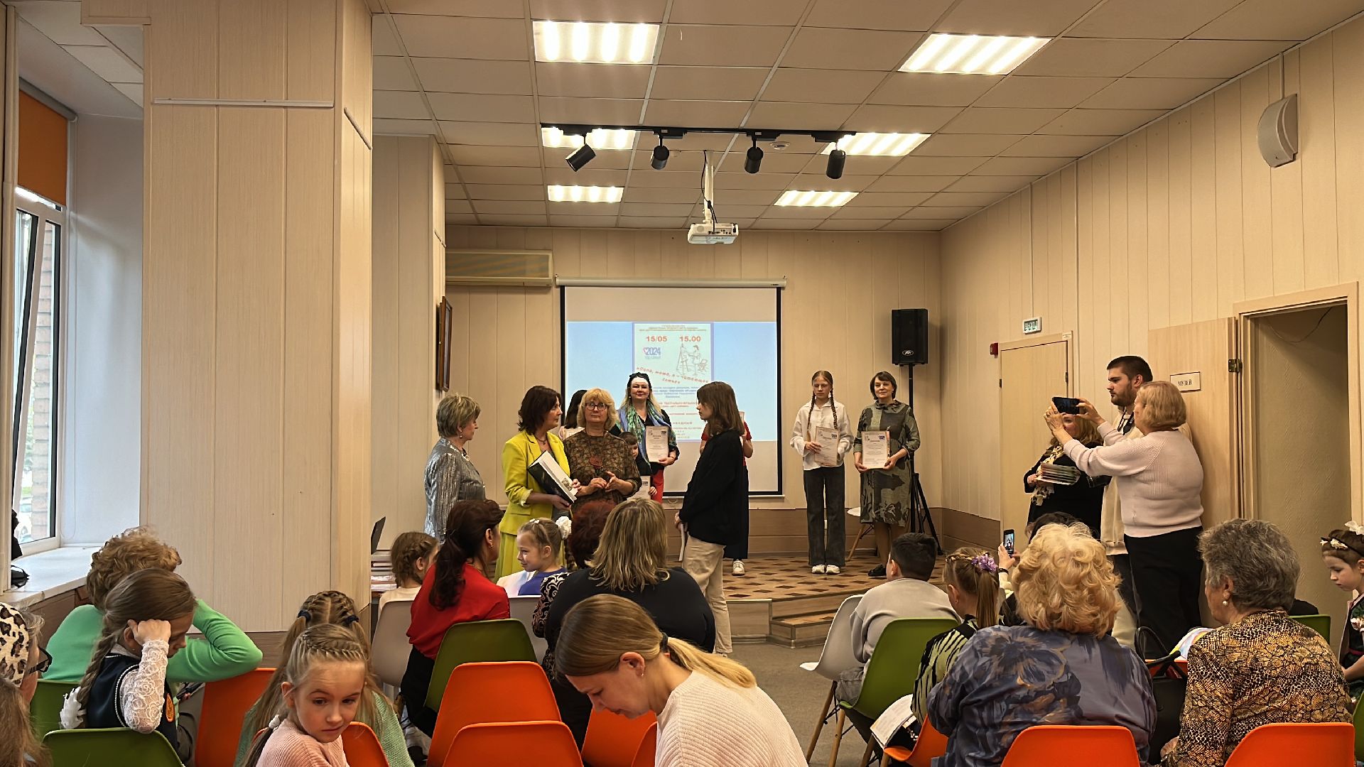 конкурс, рисунки, чтение, семья, конкурс рисунков, читающая семья,