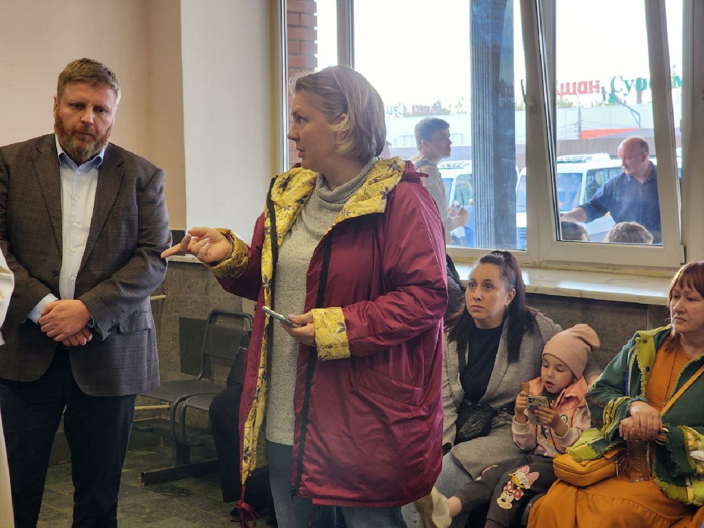 можайск, можайский городской округ, подмосковье, встреча с жителями, обсуждение проблемы, открытая власть, транспортное сообщение, автобусы, электрички, глава муниципалитета,