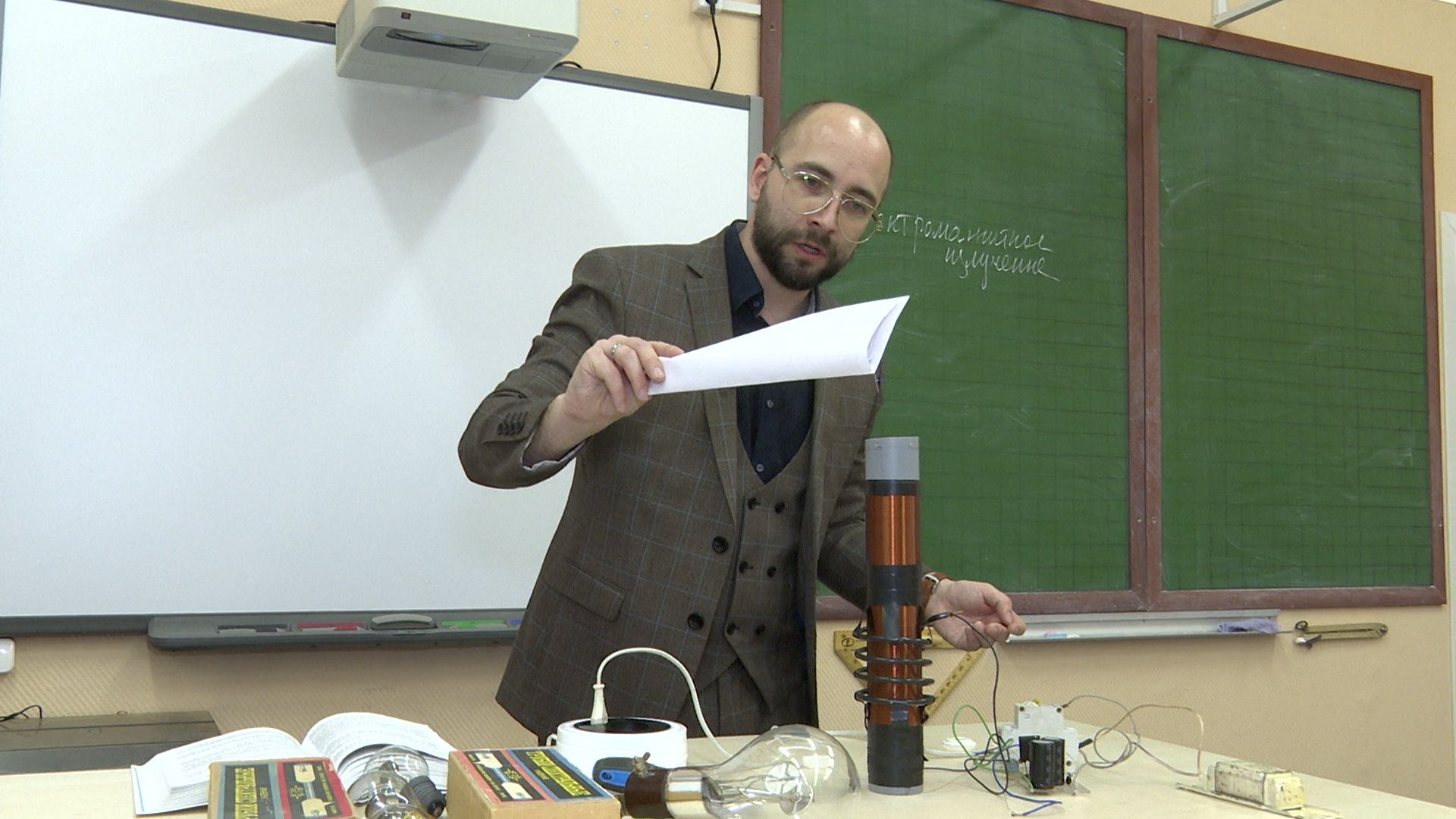 Реутов, образование, школы 10, учитель года, физика, Юрий Уробушкин,