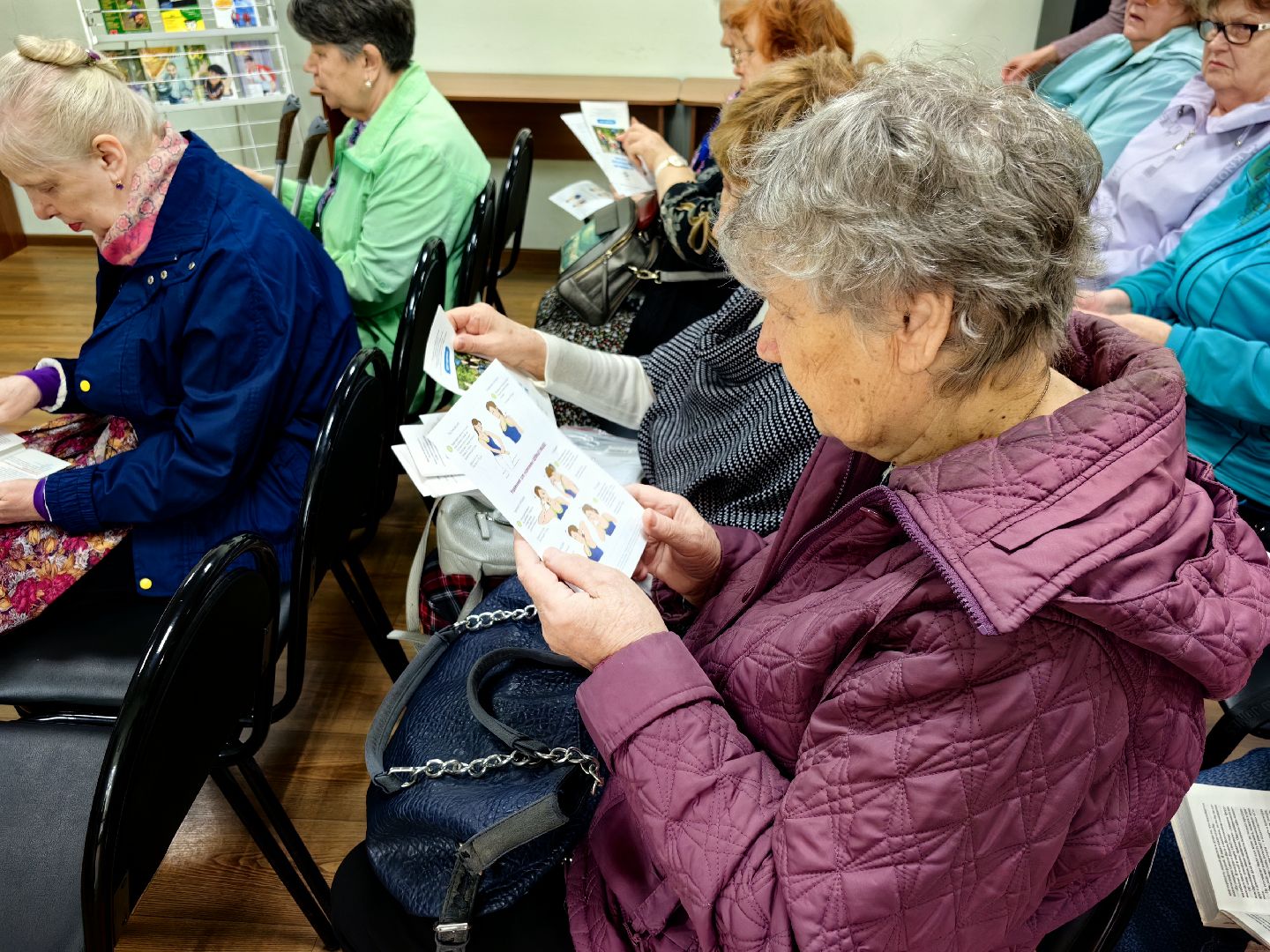 школа здоровья, лекция, врач, долголеты, гимнастика,