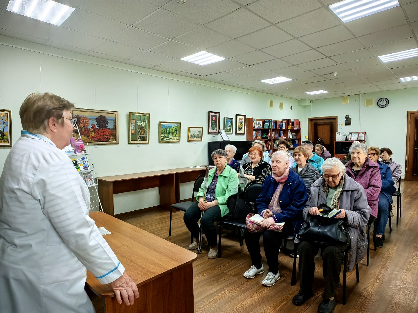 школа здоровья, лекция, врач, долголеты, гимнастика,