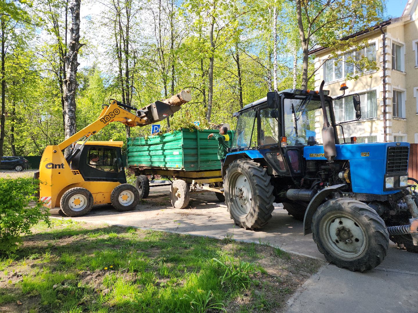 пушкино, благоустройство дворов, сезон благоустройства, комунальная техника, коммунальная служба,
