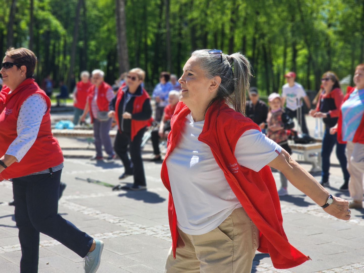 воскресенск, скандинавская ходьба, активное долголетие, парк кривякино,