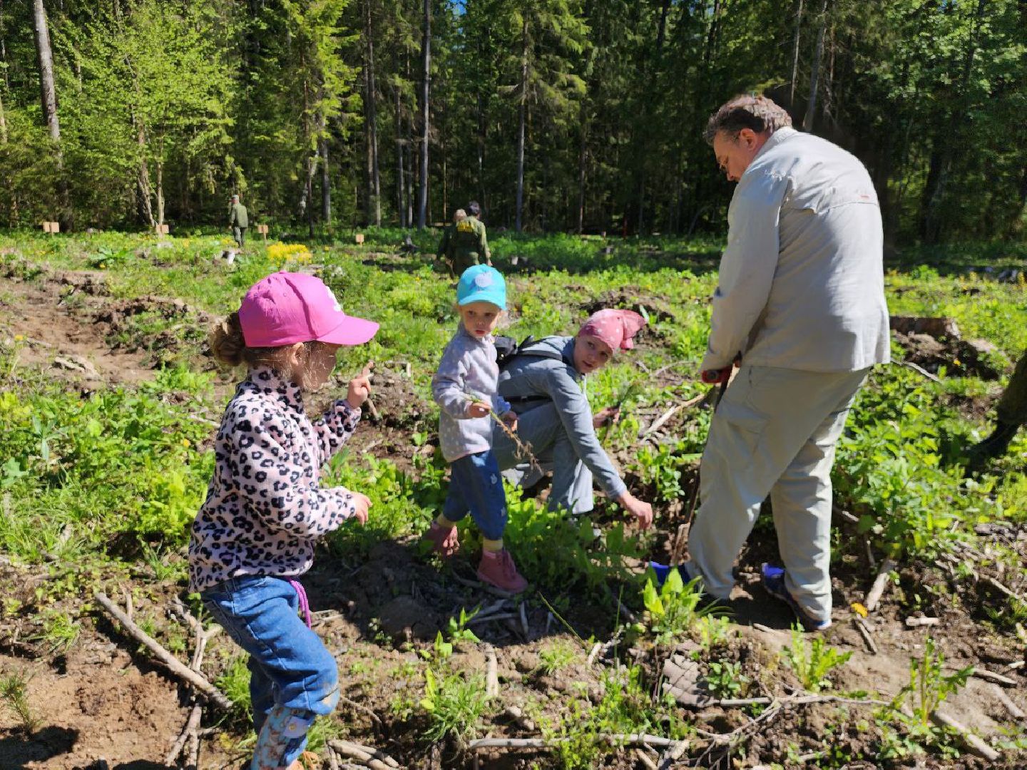можайск, можайский городской округ, подмосковье, лес будущего, акция, международная акция, дети, деревья, саженцы, посадка,