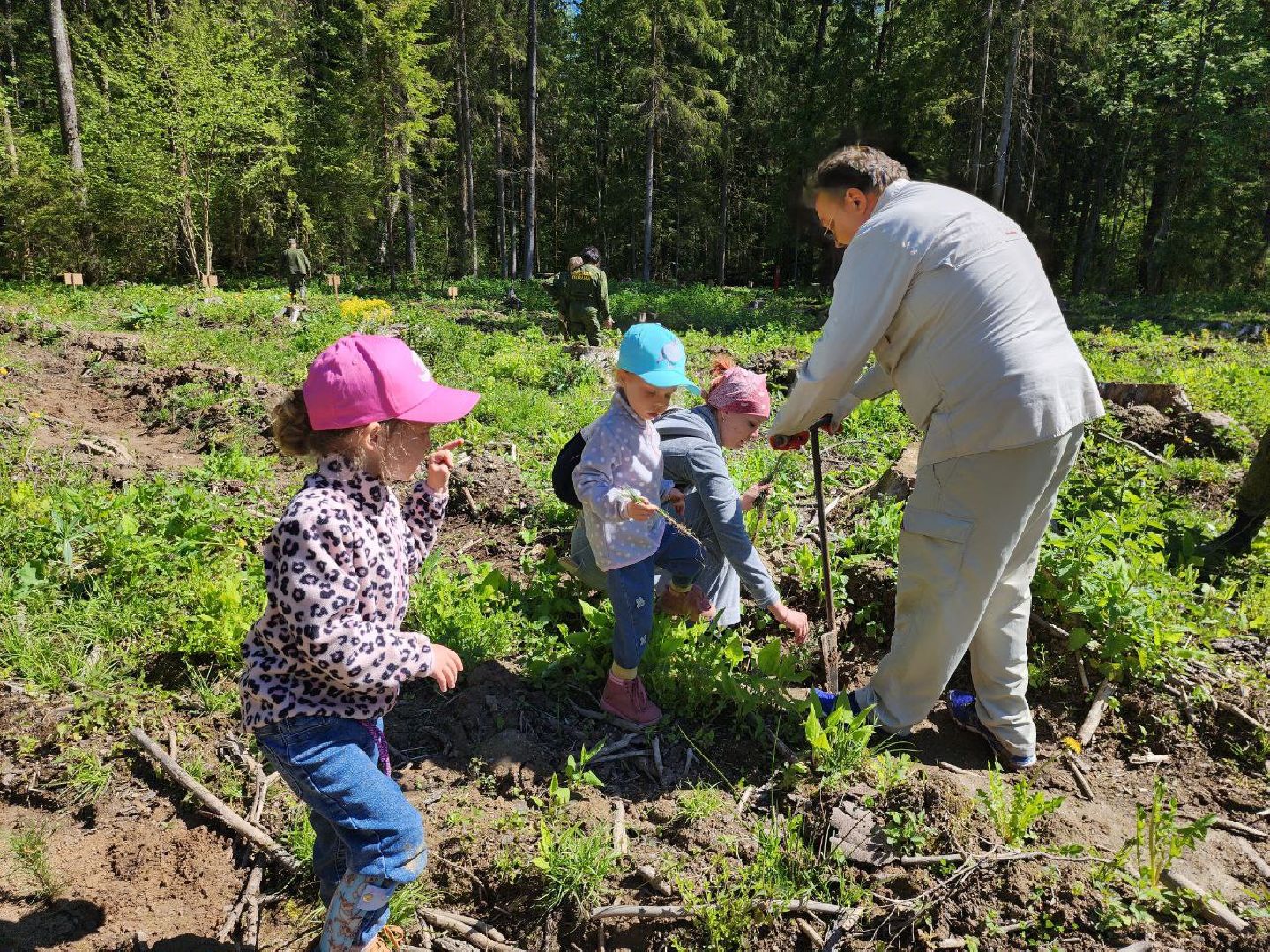 можайск, можайский городской округ, подмосковье, лес будущего, акция, международная акция, дети, деревья, саженцы, посадка,
