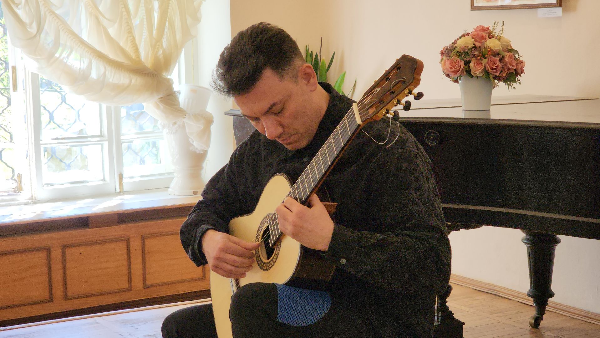 кашира, краеведческий музей, ночь в музее, классическая гитара, концерт, владислав домогацкий,