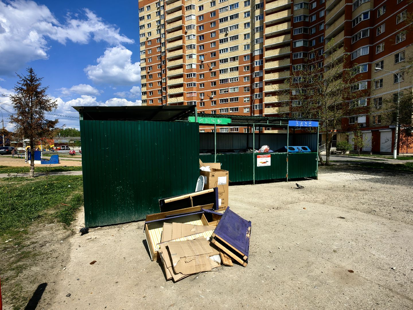 контейнерная площадка, мусор, управляющая компания, отходы, запаркованность,