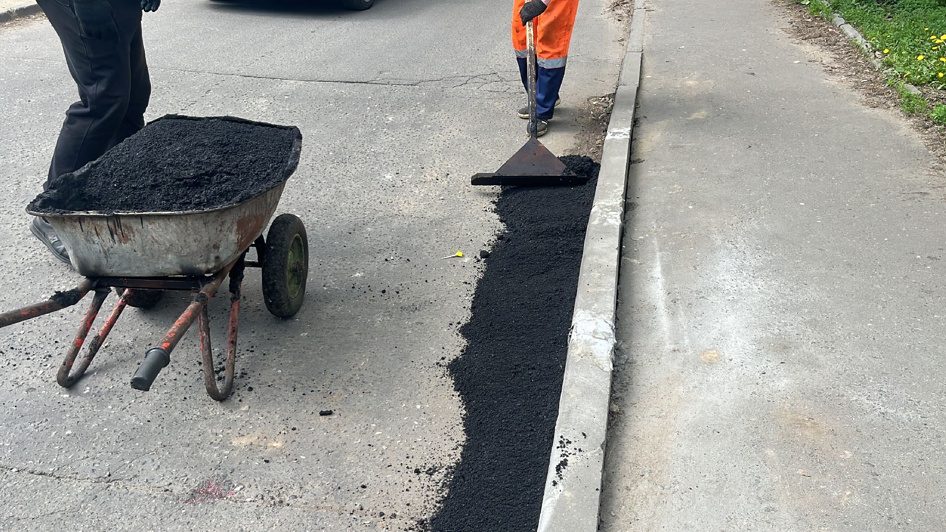 ямы, ямочный ремонт, ремонт дорог, дороги,