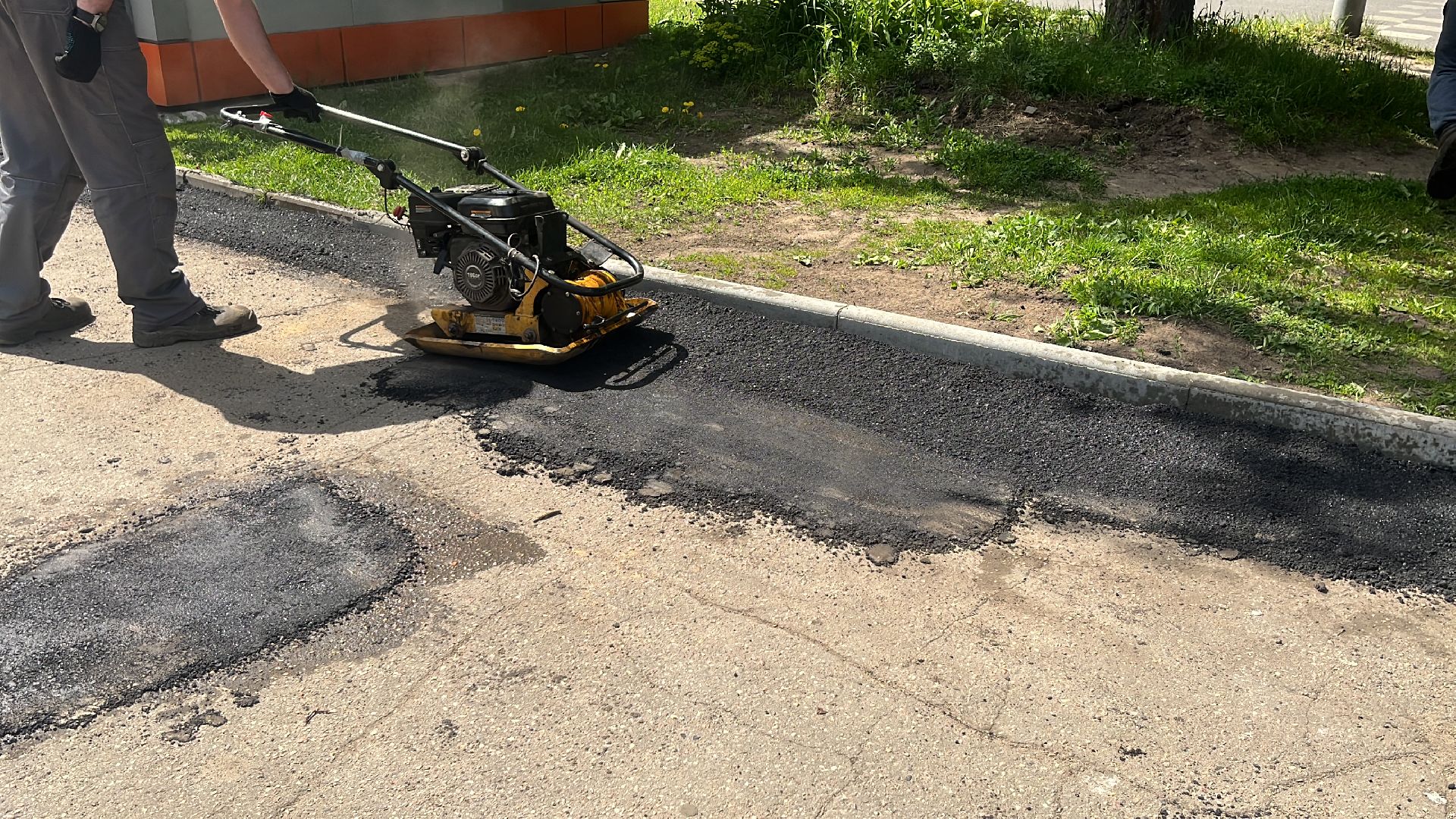 ямы, ямочный ремонт, ремонт дорог, дороги,