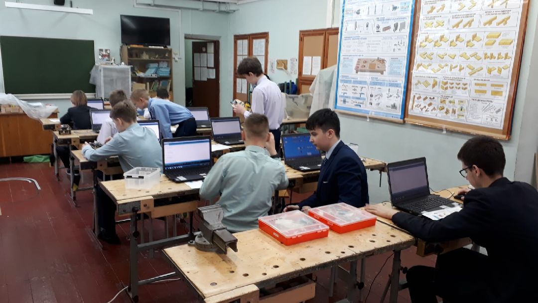 Лобня, образование, роботы