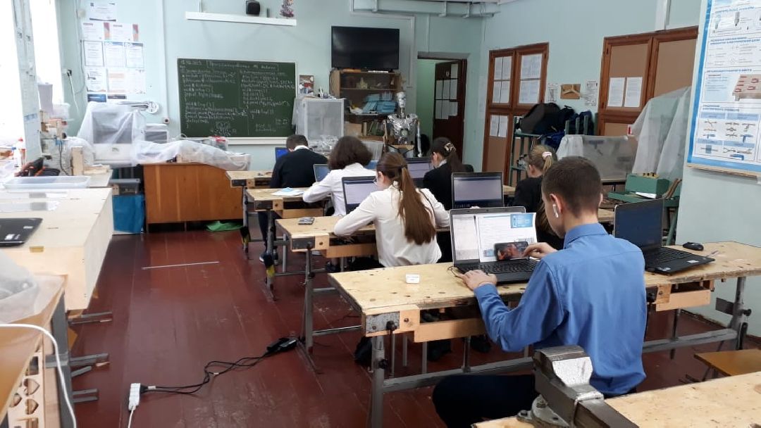 Лобня, образование, роботы