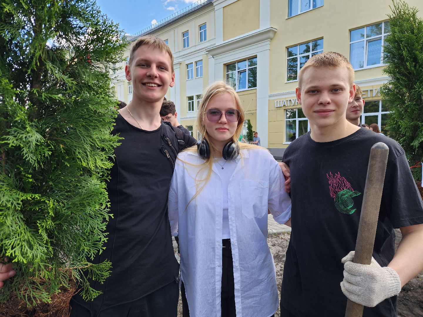 шатура, шэт, высадка туй, выпускные техникума, высадка деревьев,