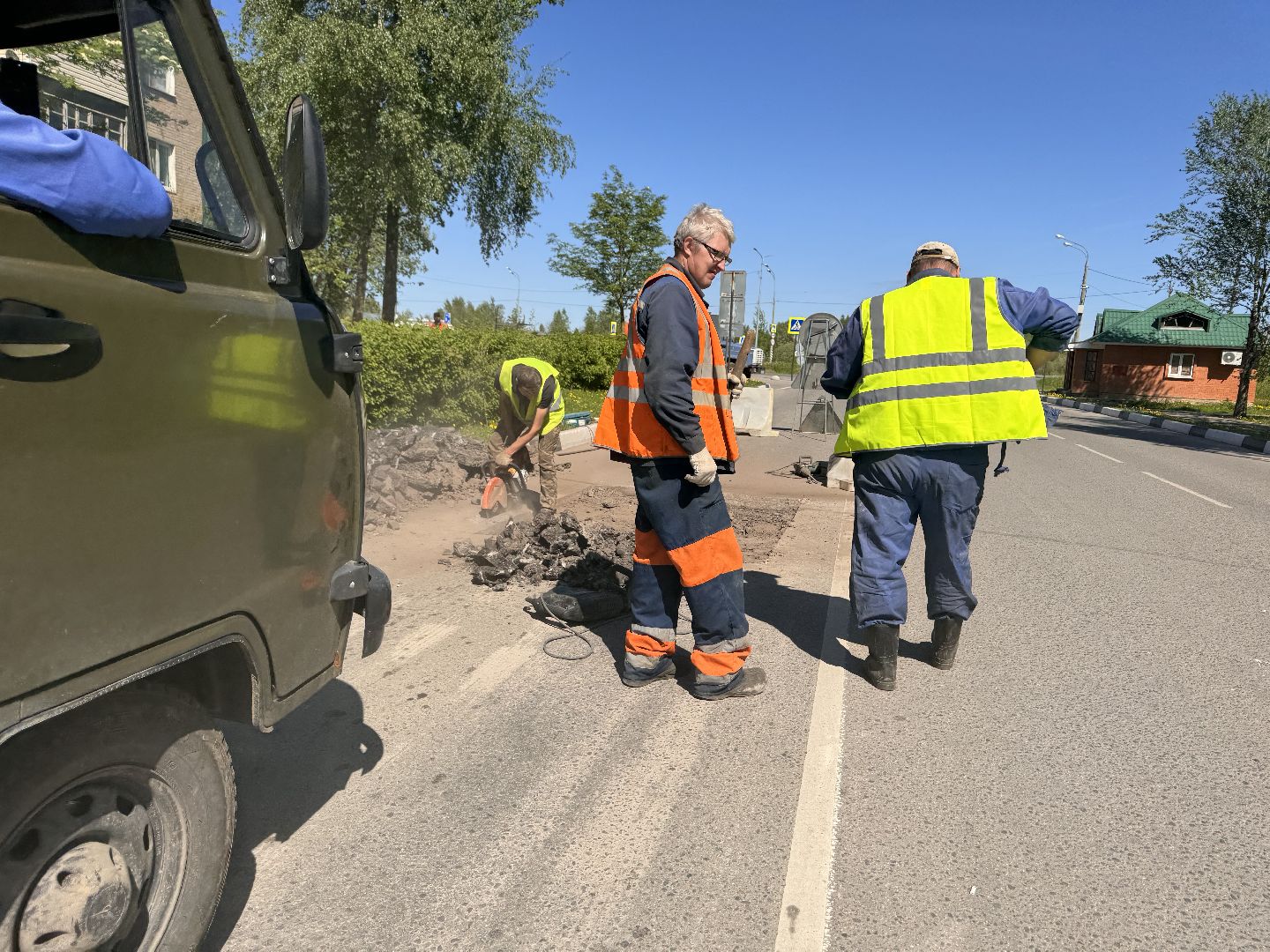 шаховская, замена люка, коммунальная служба,