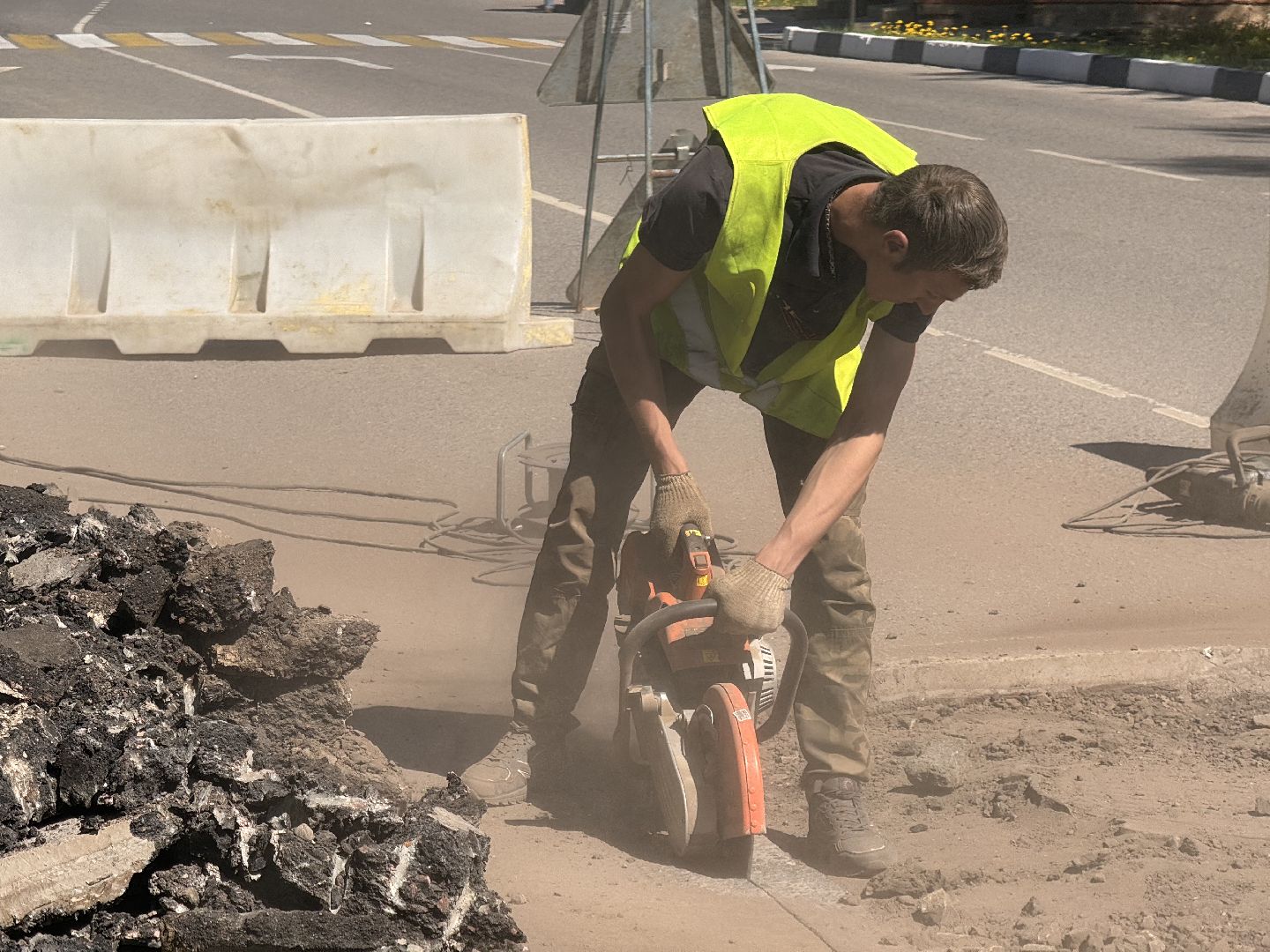 шаховская, замена люка, коммунальная служба,