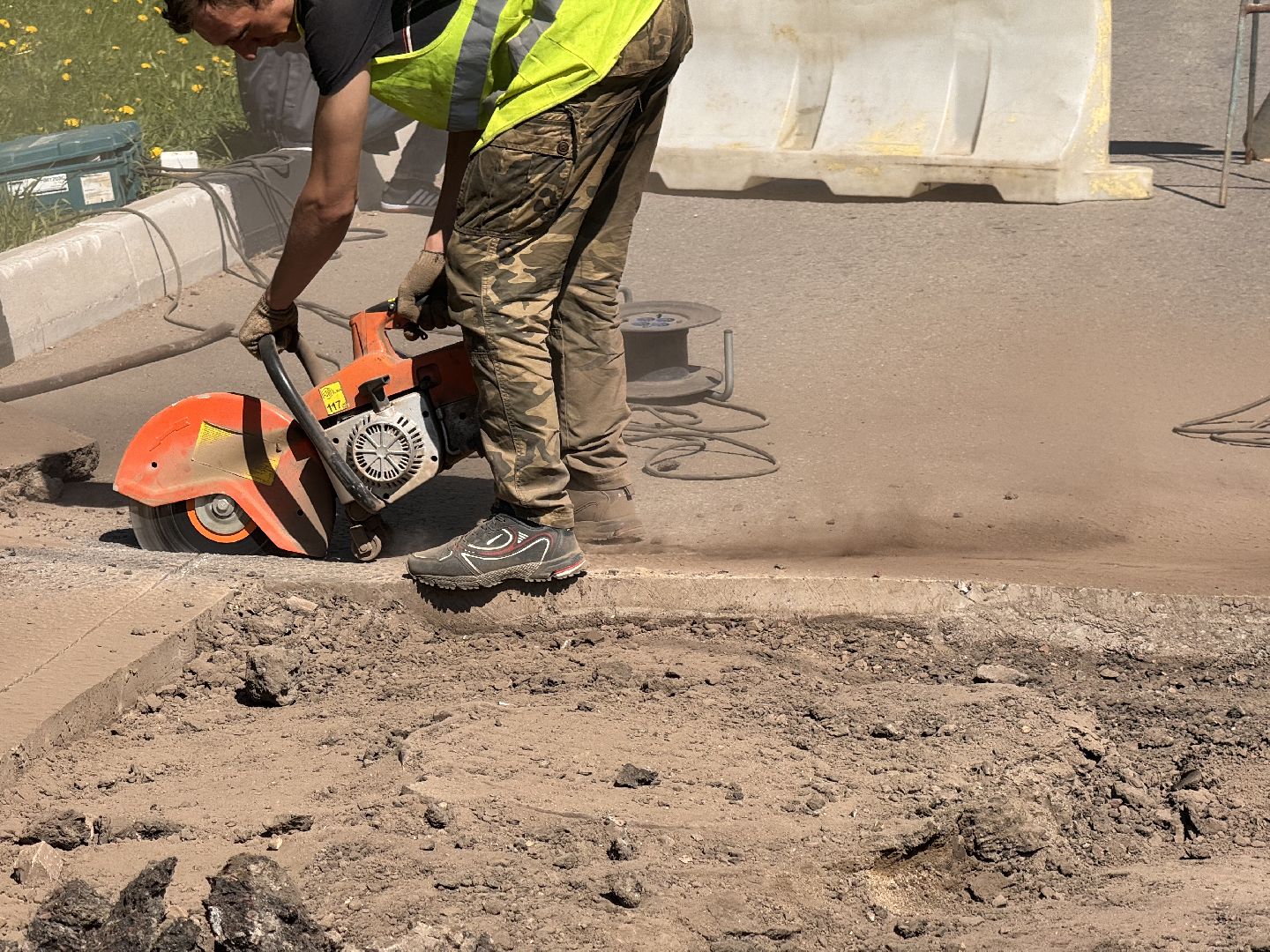 шаховская, замена люка, коммунальная служба,