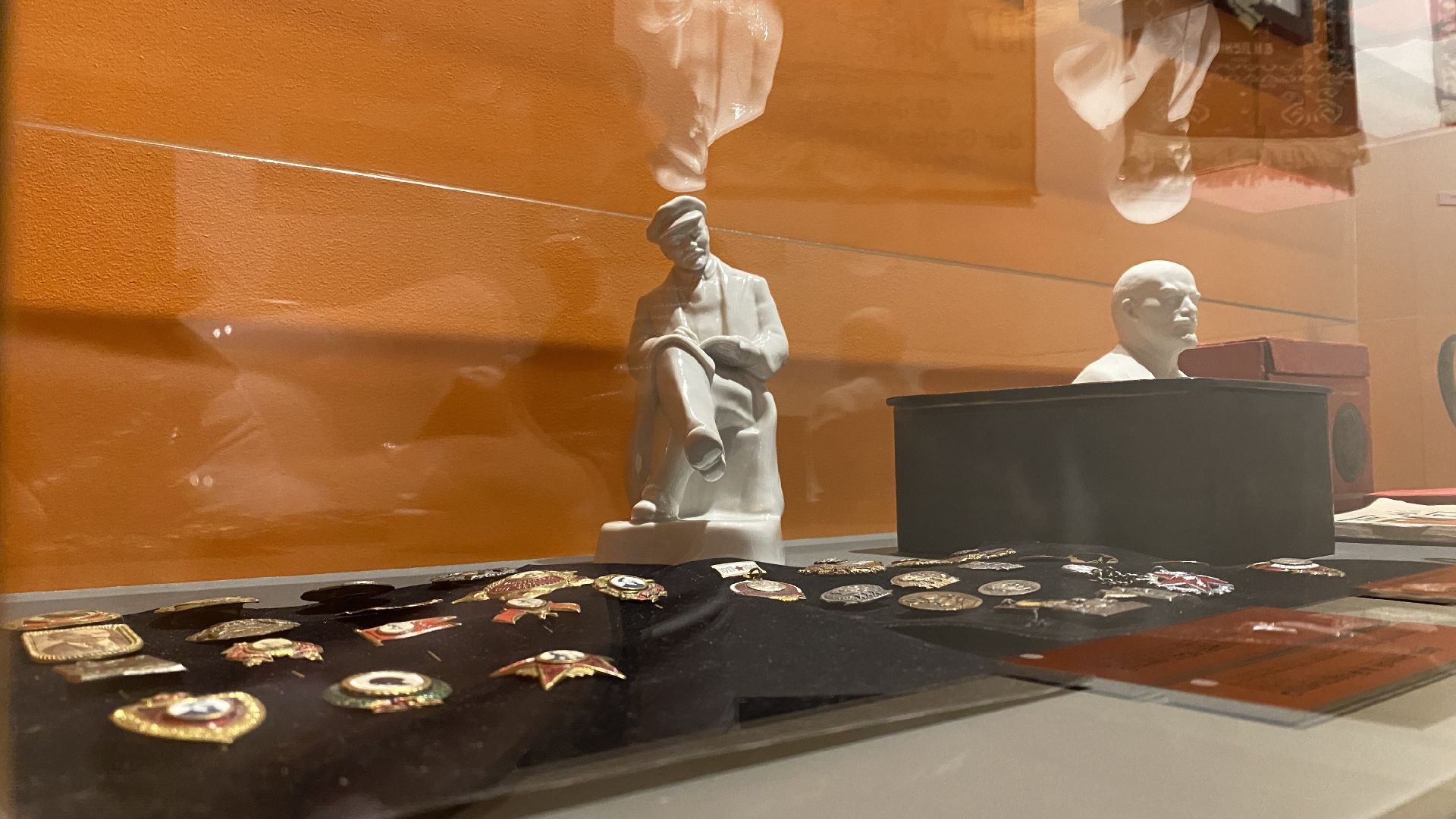 горки ленинские, музей-заповедник горки ленинские, выставка Вожди и художники, Владимир Ленин, культура подмосковья,