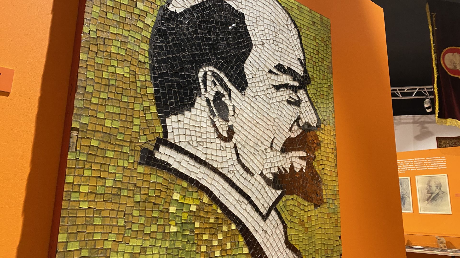 горки ленинские, музей-заповедник горки ленинские, выставка Вожди и художники, Владимир Ленин, культура подмосковья,