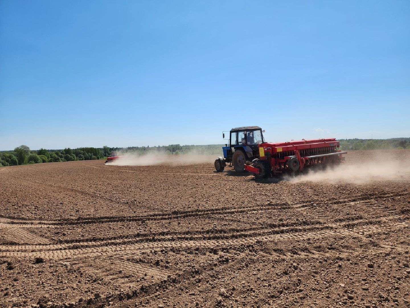 можайск, можайский городской округ, подмосковье, колхоз, колхоз уваровский, сельское хозяйство, посевная кампания, поля, зерновые культуры,