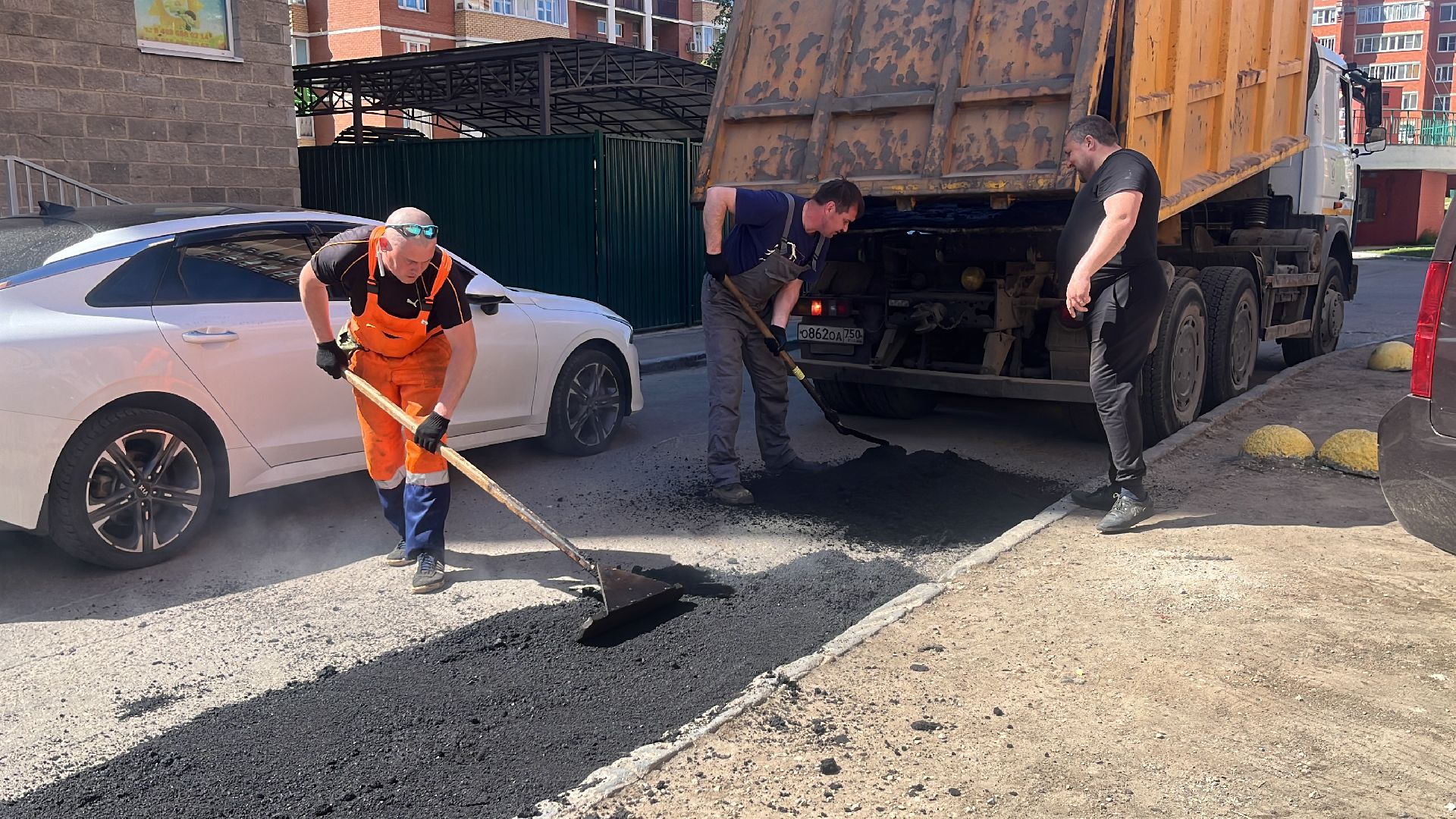 дорога, дороги, ремонт дорог, ремонт дорог во дворах, ямочный ремонт,