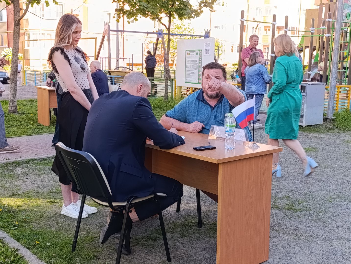 Бронницы, Выездная администрация, Детская площадка, Благоустройство, Обращение жителей, Управляющая компания,