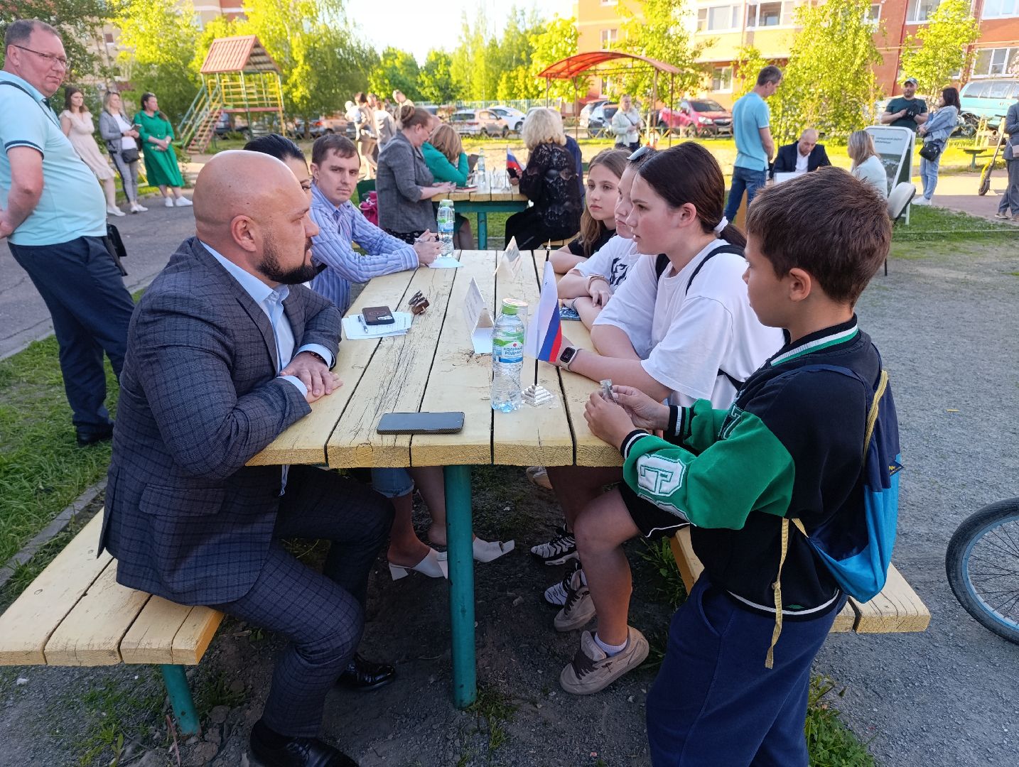 Бронницы, Выездная администрация, Футбольная площадка, Обращение жителей,