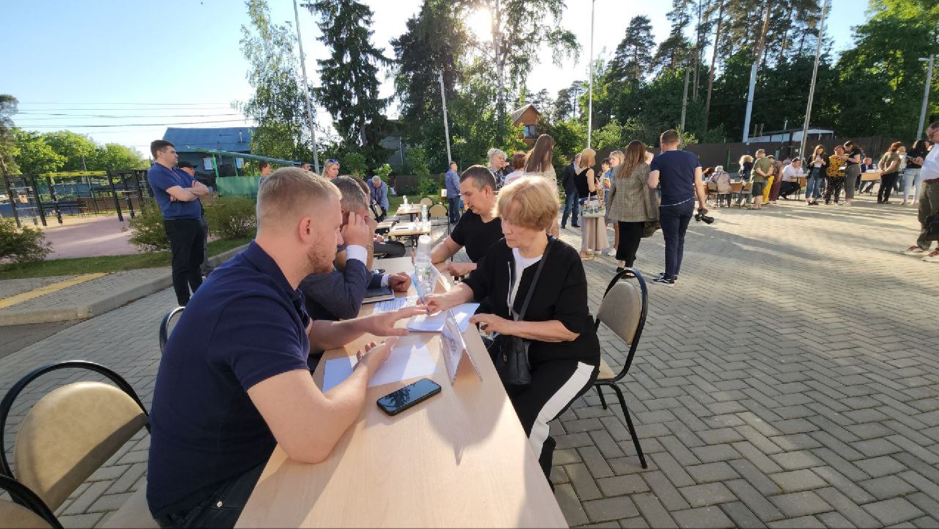 люберцы, глава городского округа люберцы владимир волков, выездная администрация, ремонт дороги, просьба жителей,