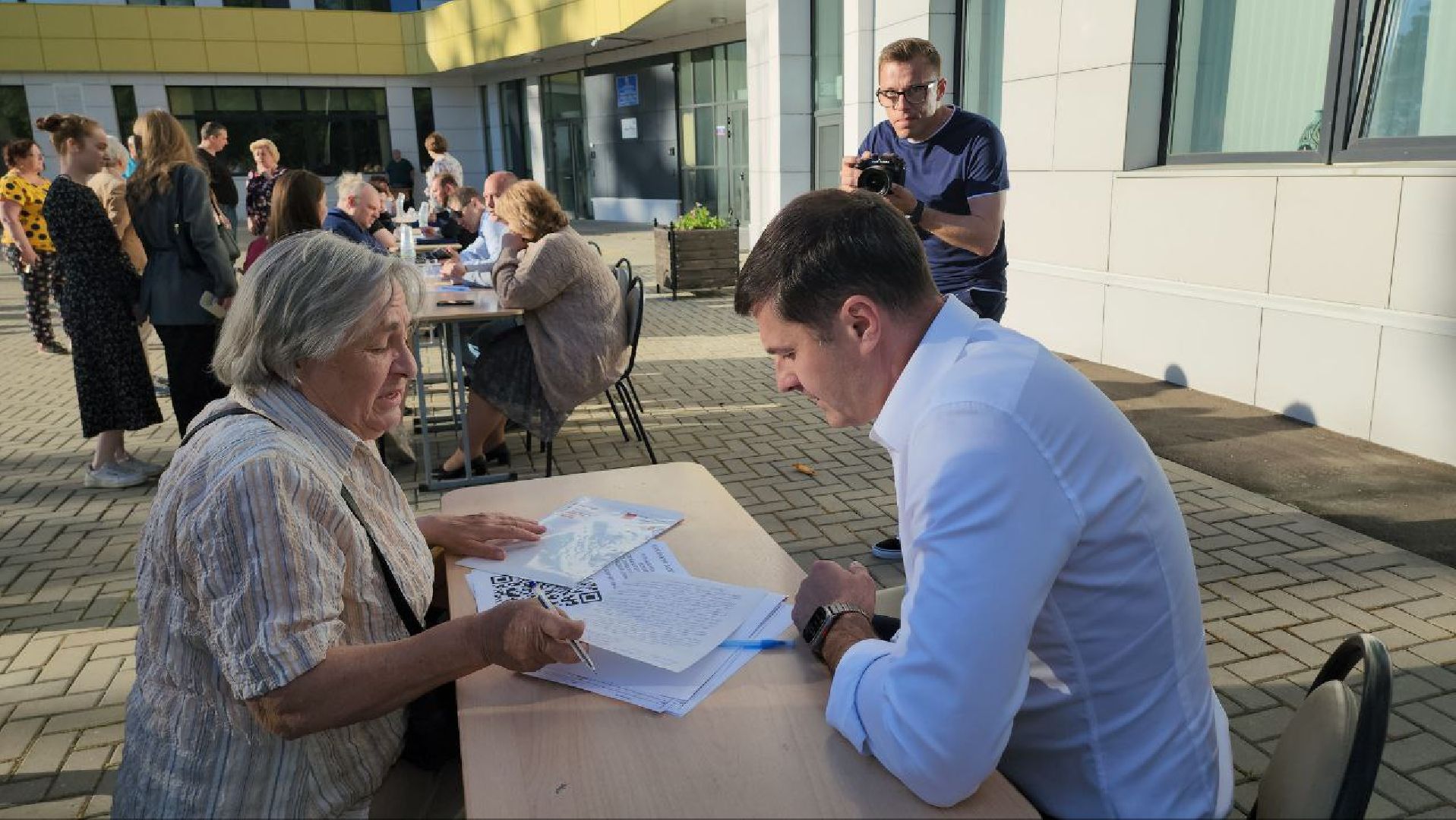 люберцы, глава городского округа люберцы владимир волков, выездная администрация, ремонт дороги, просьба жителей,