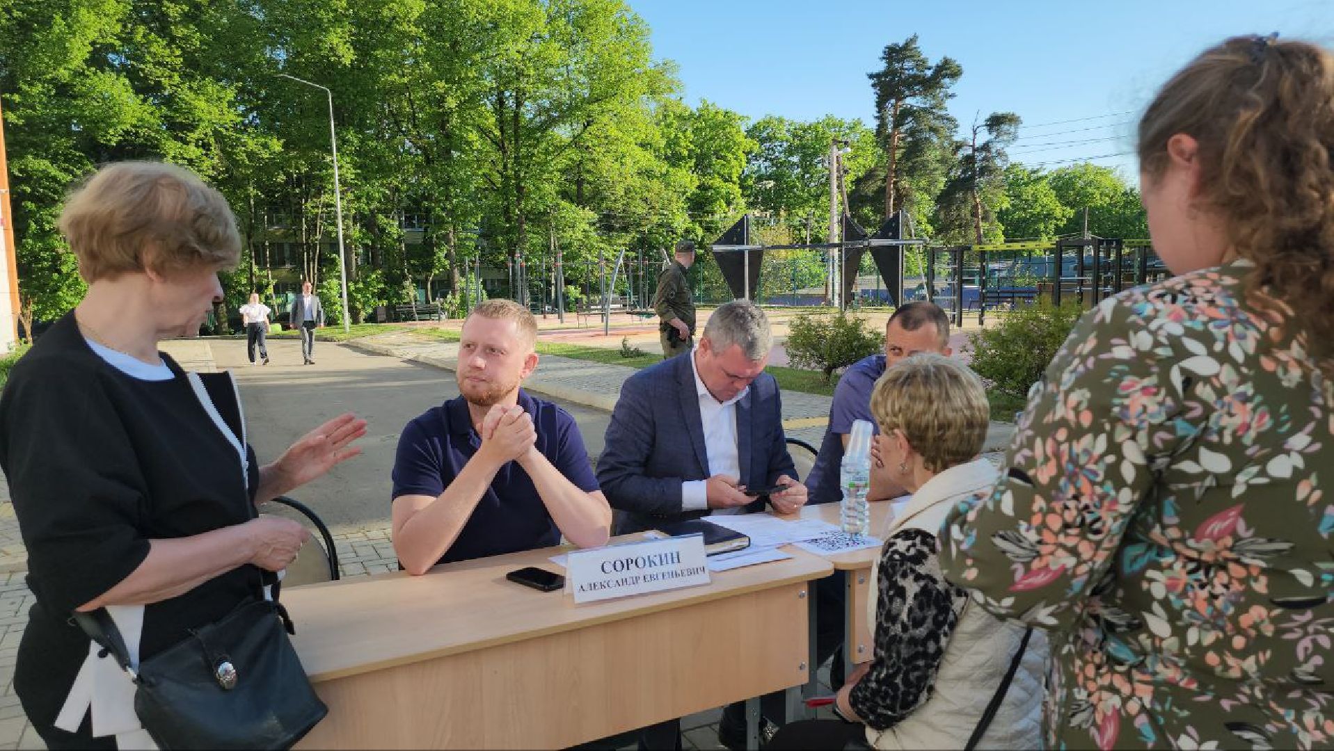 люберцы, глава городского округа люберцы владимир волков, выездная администрация, ремонт дороги, просьба жителей,