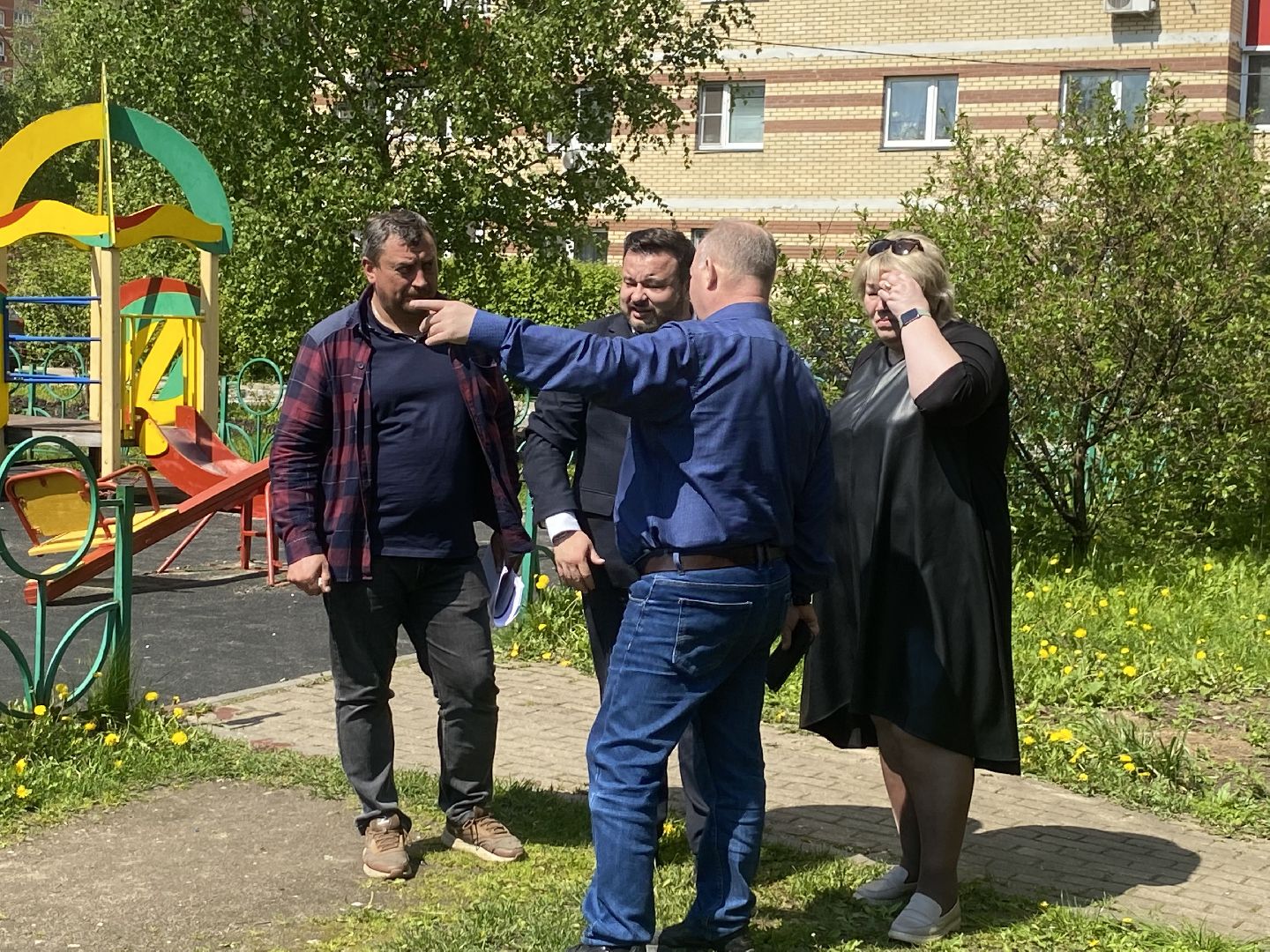 благоустройство дворов, Власиха благоустройство, власиха микрорайон школьный, власиха микрорайон тополек, благоустройство во власихе, МБУ ЖКХ и благоустройство,