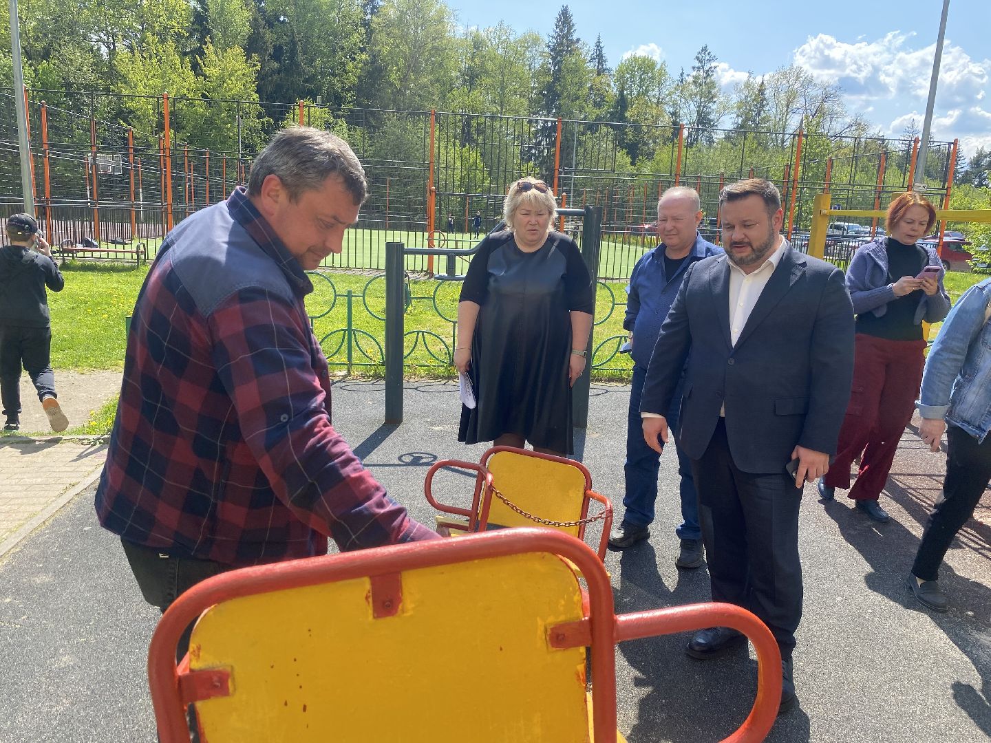 благоустройство дворов, Власиха благоустройство, власиха микрорайон школьный, власиха микрорайон тополек, благоустройство во власихе, МБУ ЖКХ и благоустройство,