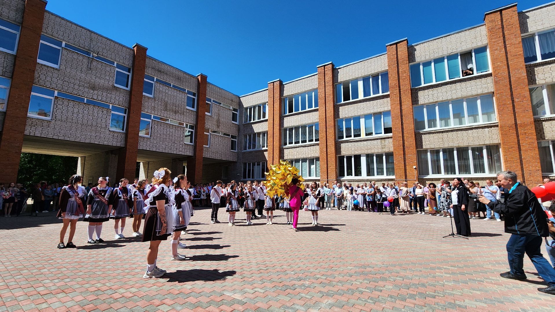 последние звонки, школа, протвино, образование, выпускники 2024,