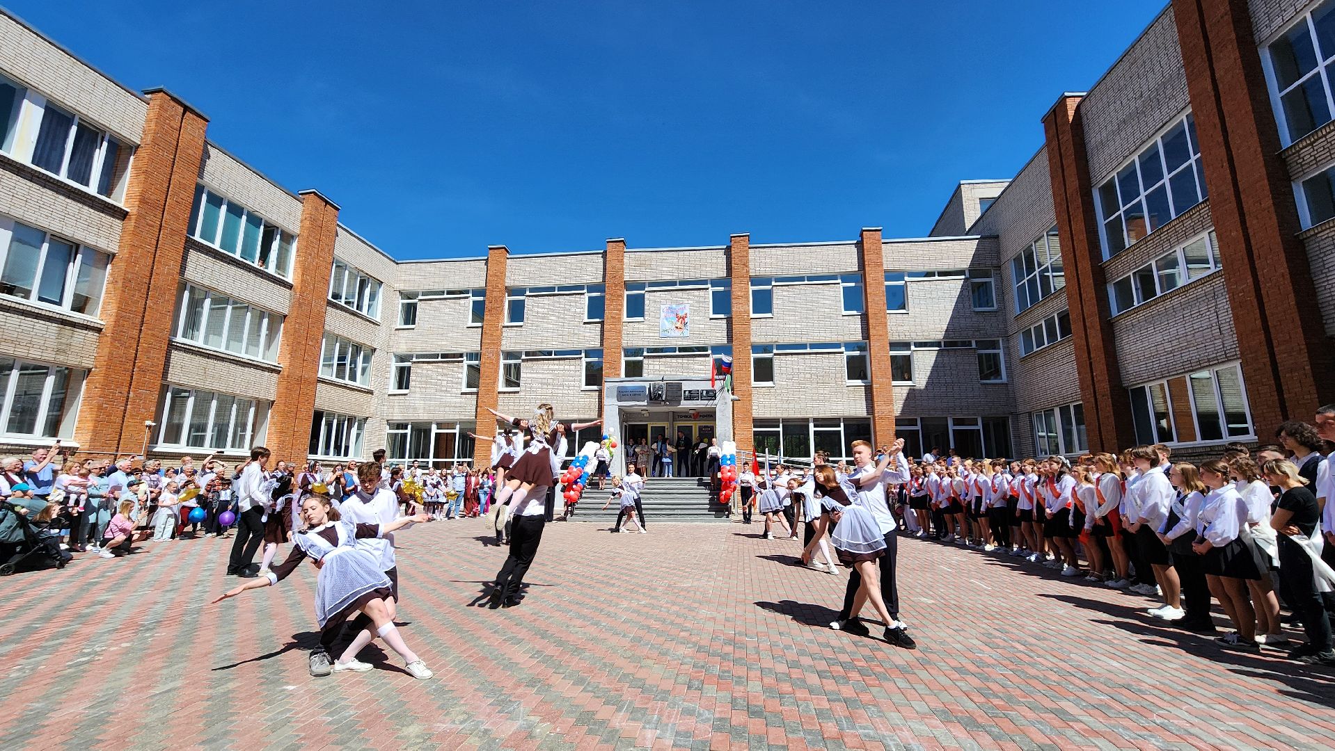 последние звонки, школа, протвино, образование, выпускники 2024,