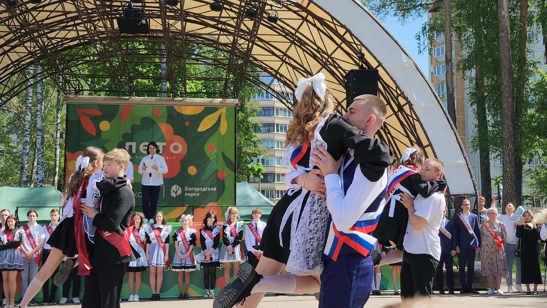 последний звонок, выпускники, школа, Ногинск, Богородский городской округ,