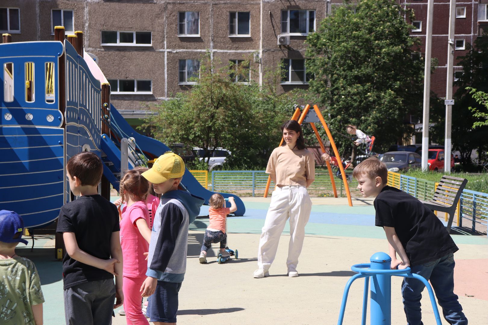 выходи во двор, дзержинский, ДК Вертикаль,