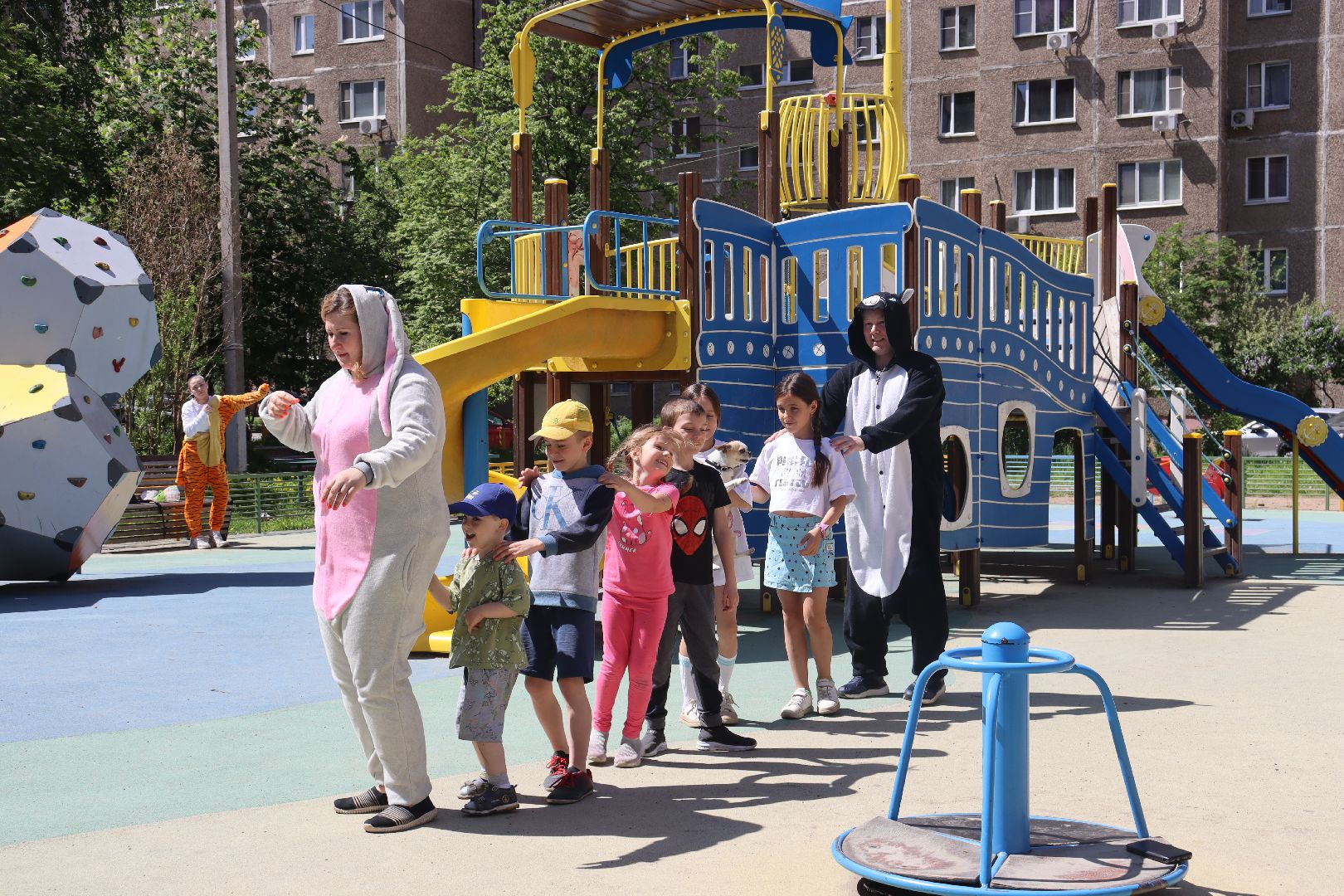 выходи во двор, дзержинский, ДК Вертикаль,