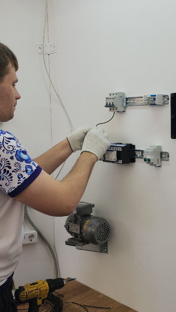 Абилимпикс, чемпионат, компетенции, электромонтаж, колледж московия, Николай Дятлов,