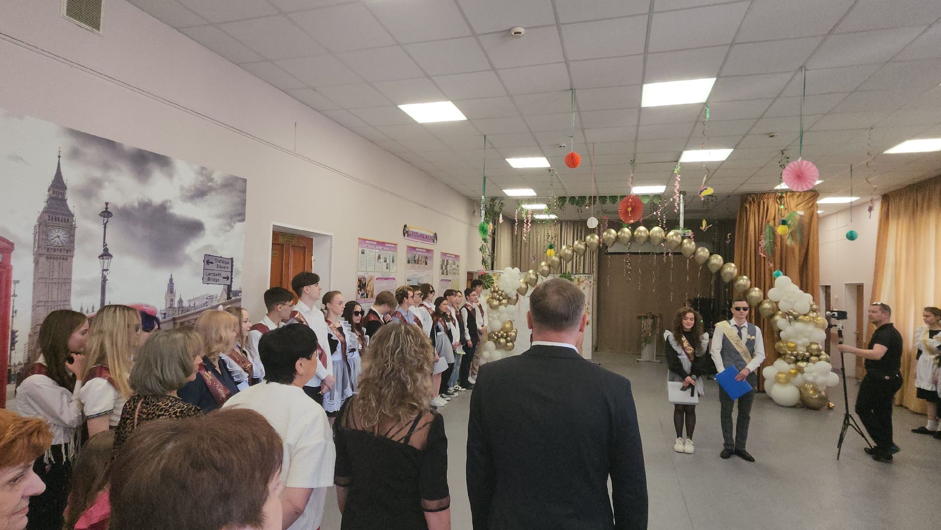 последний звонок, выпускники, борис аубакиров, Ольга алферова, школа 3, управление образования,