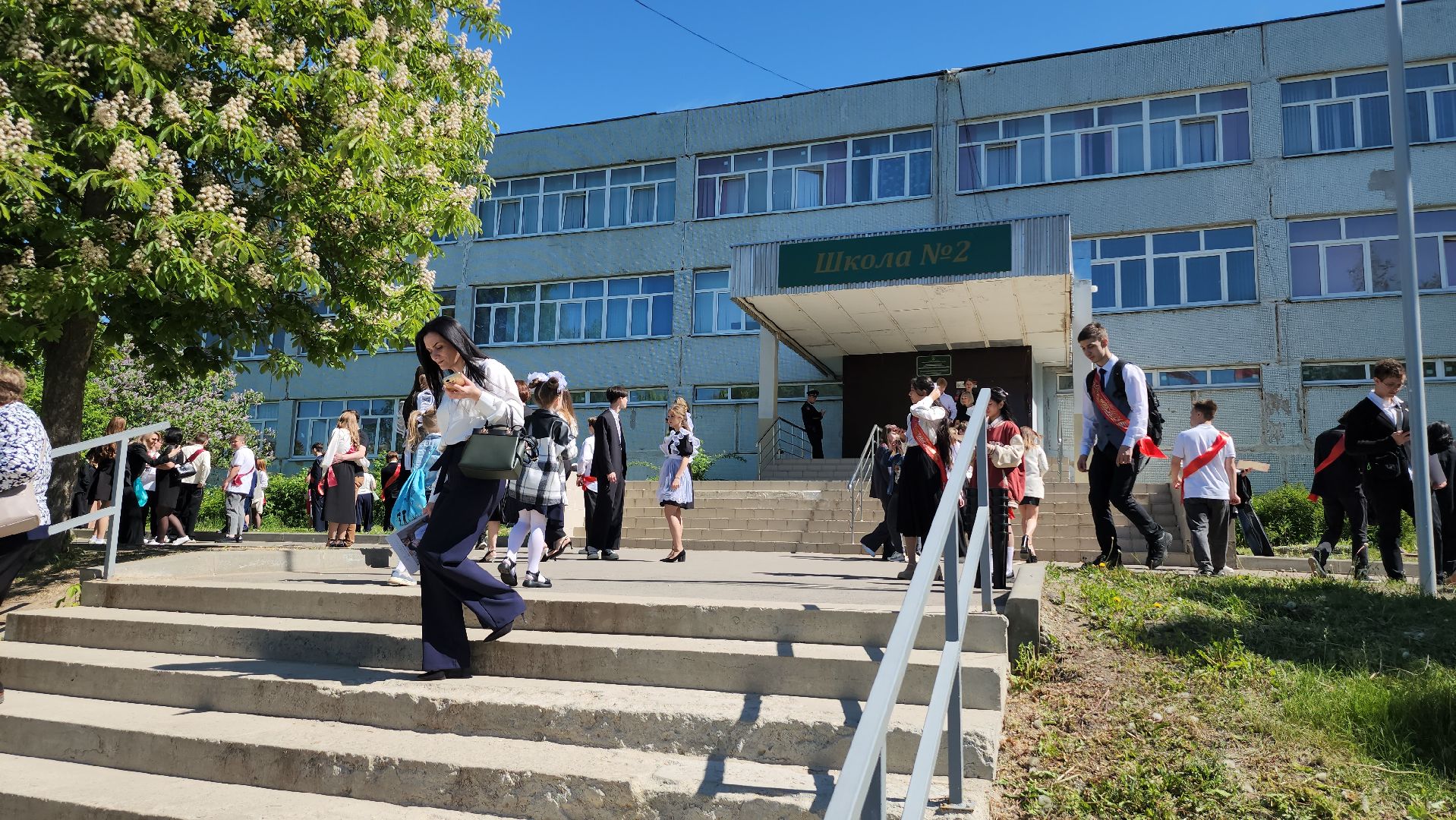 серпухов, школа 2, улица луначарского, последний звонок, выпускники 2024,