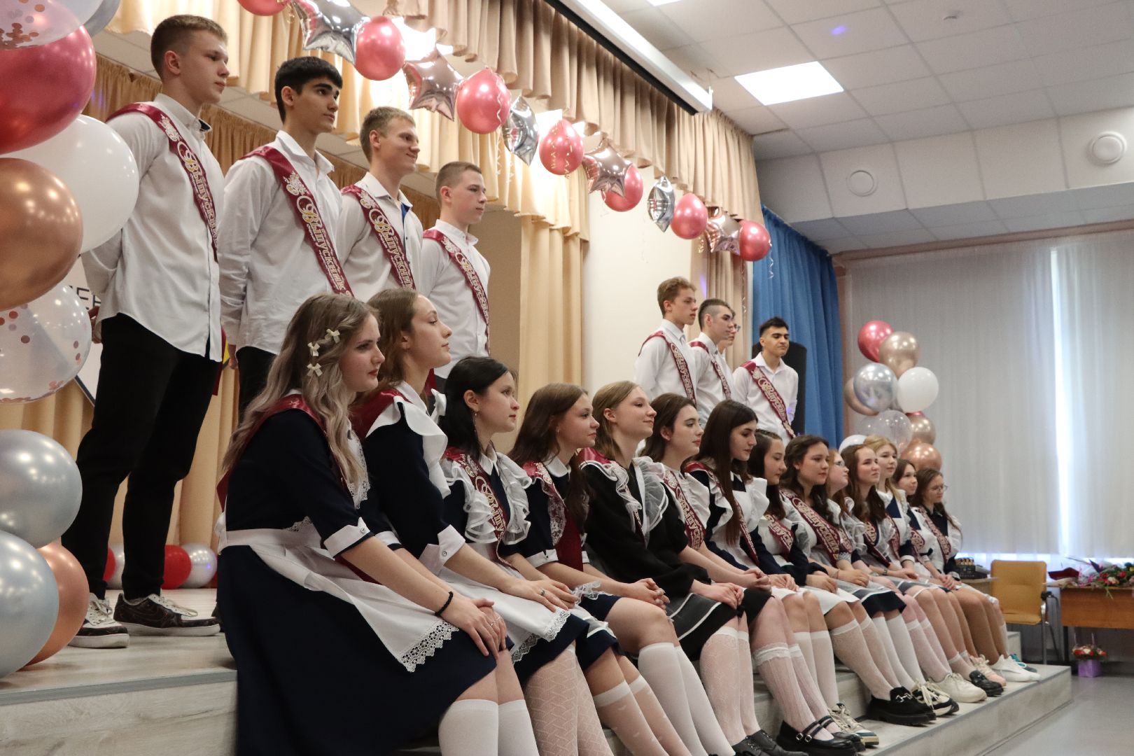 лотошино, лотошинская школа 1, последний звонок, глава муниципалитета, глава округа, образование,