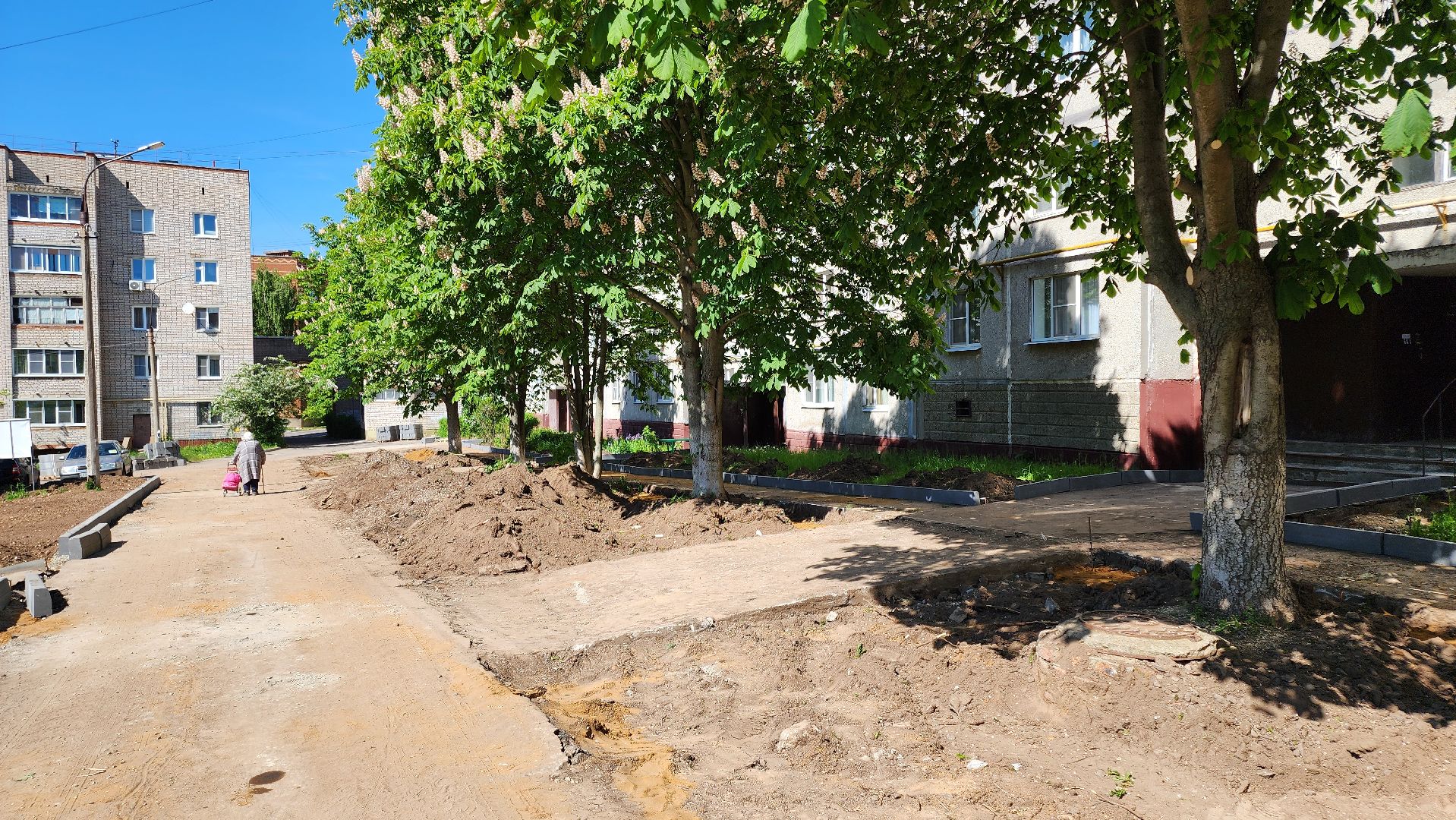 кашира, благоустройство дворов, парковочные места, троутар, каштаны, бордюрный камень, асфальтирование дорог,