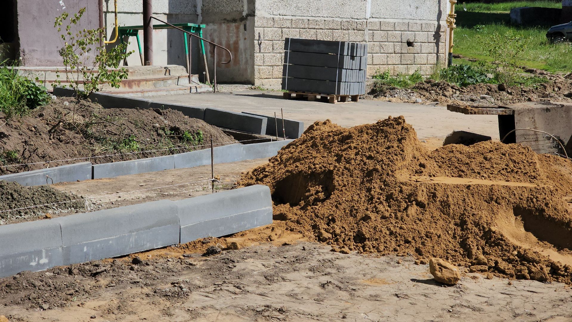 кашира, благоустройство дворов, парковочные места, троутар, каштаны, бордюрный камень, асфальтирование дорог,