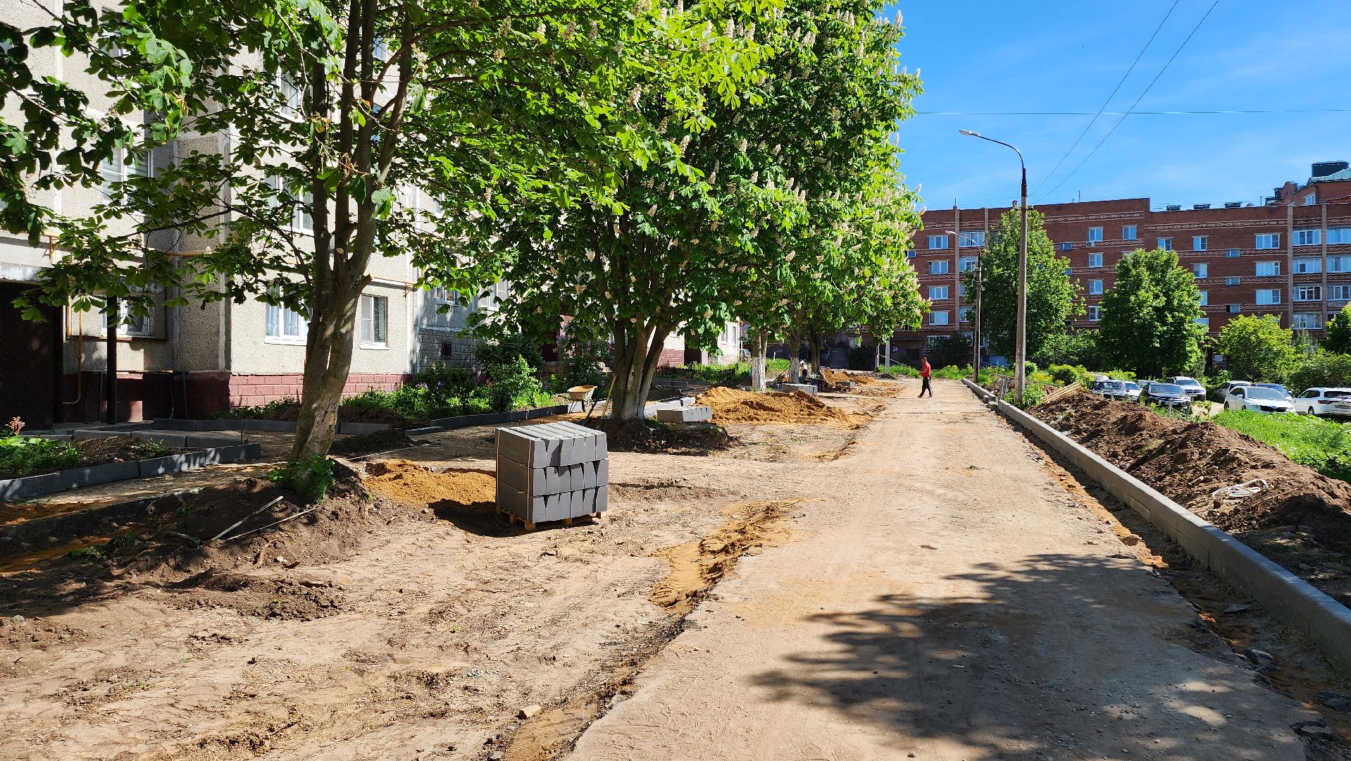кашира, благоустройство дворов, парковочные места, троутар, каштаны, бордюрный камень, асфальтирование дорог,