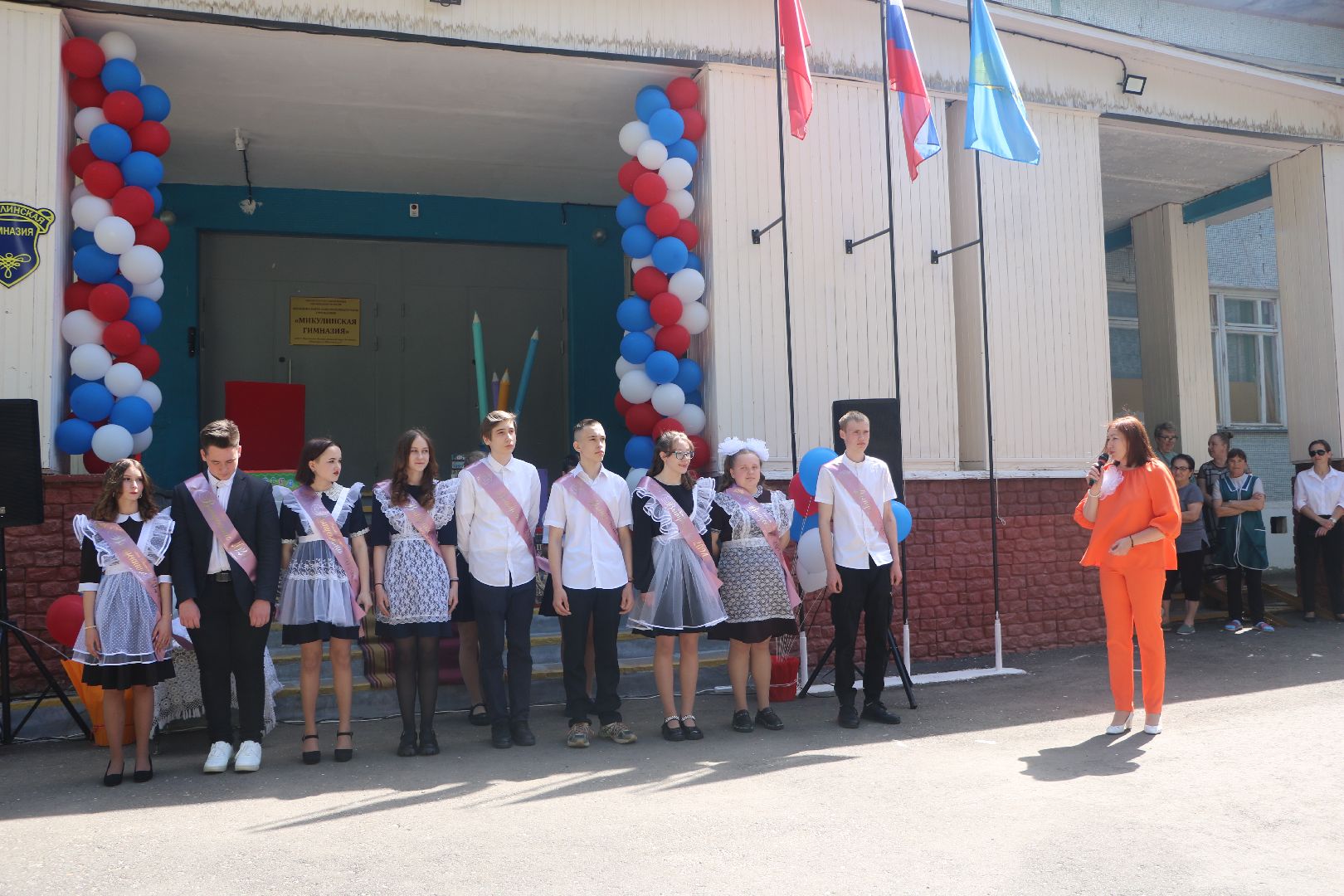 лотошино, микулино, микулинская гимназия, последний звонок, образование, школа,