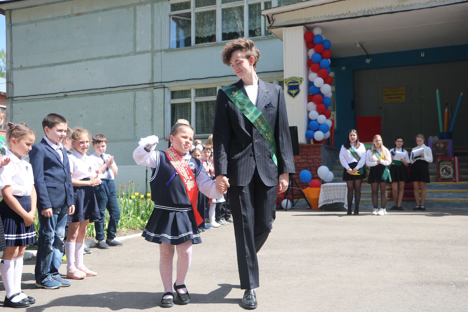 лотошино, микулино, микулинская гимназия, последний звонок, образование, школа,