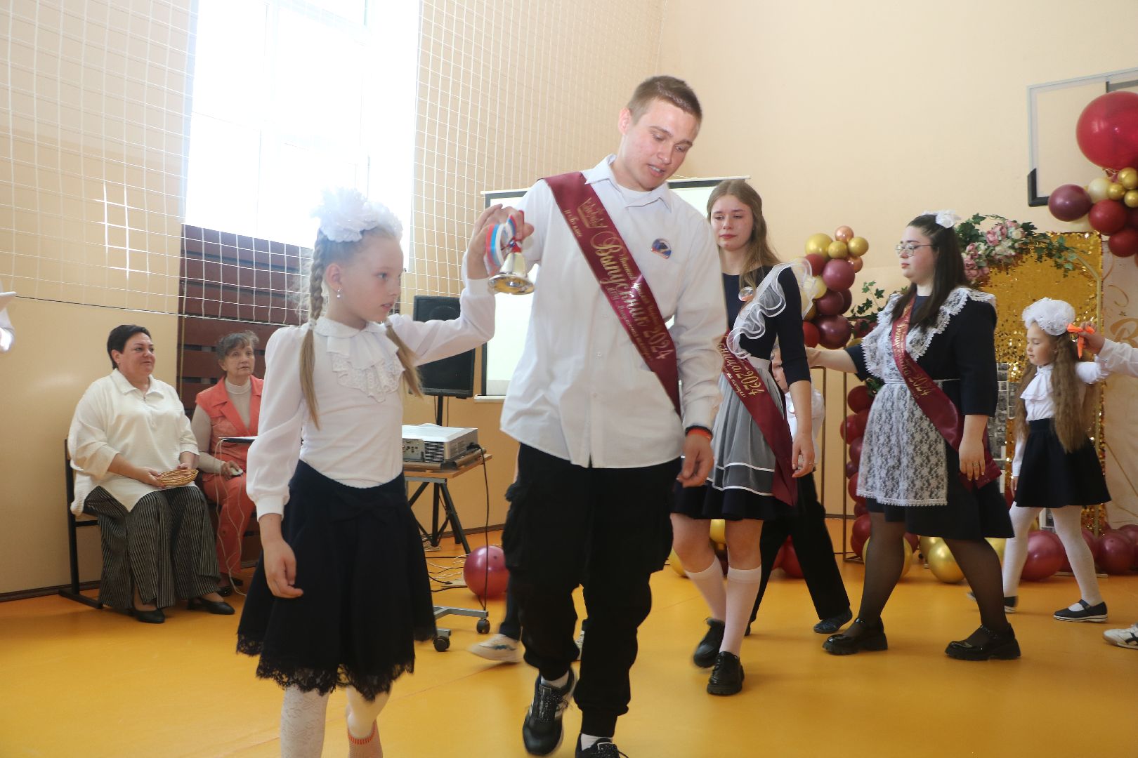 лотошино, микулино, микулинская гимназия, последний звонок, образование, школа,