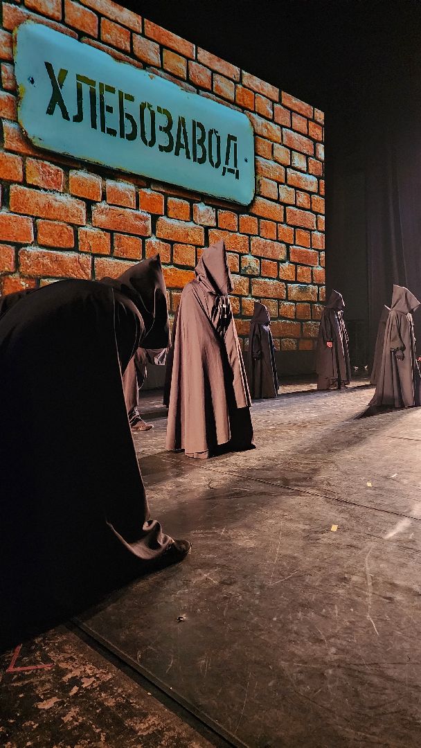 Московский губернский театр, Губернатор Московской области Андрей Воробьев, Ленинградский щелкунчик, московская премьера, военно-исторический спектакль, блокадная сказка Дениса Нефедова, 80-летие полного освобождения Ленинграда от фашистской блокады, Московский Художественный Театр Комедии, Институт театрального искусства имени Народного артиста СССР Кобзона, Год Семьи,Санкт-Петербург, Блокада, Кошки Ленинграда,